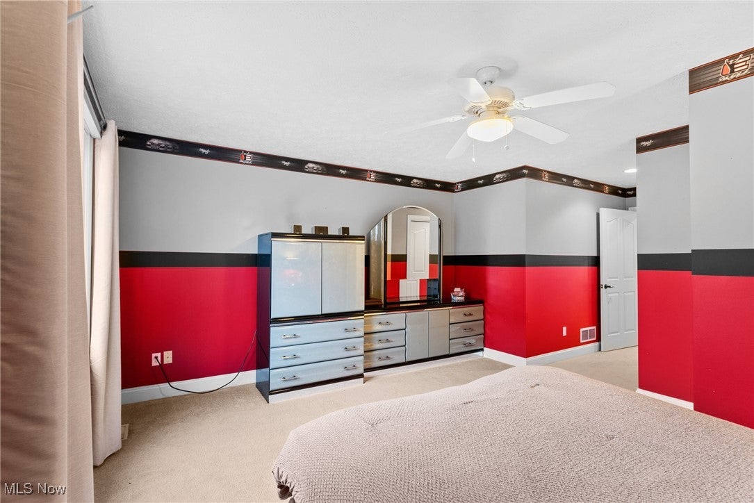 Chardon, Ohio, 44024, United States, 4 Bedrooms Bedrooms, ,5 BathroomsBathrooms,Residential,For Sale,1985731