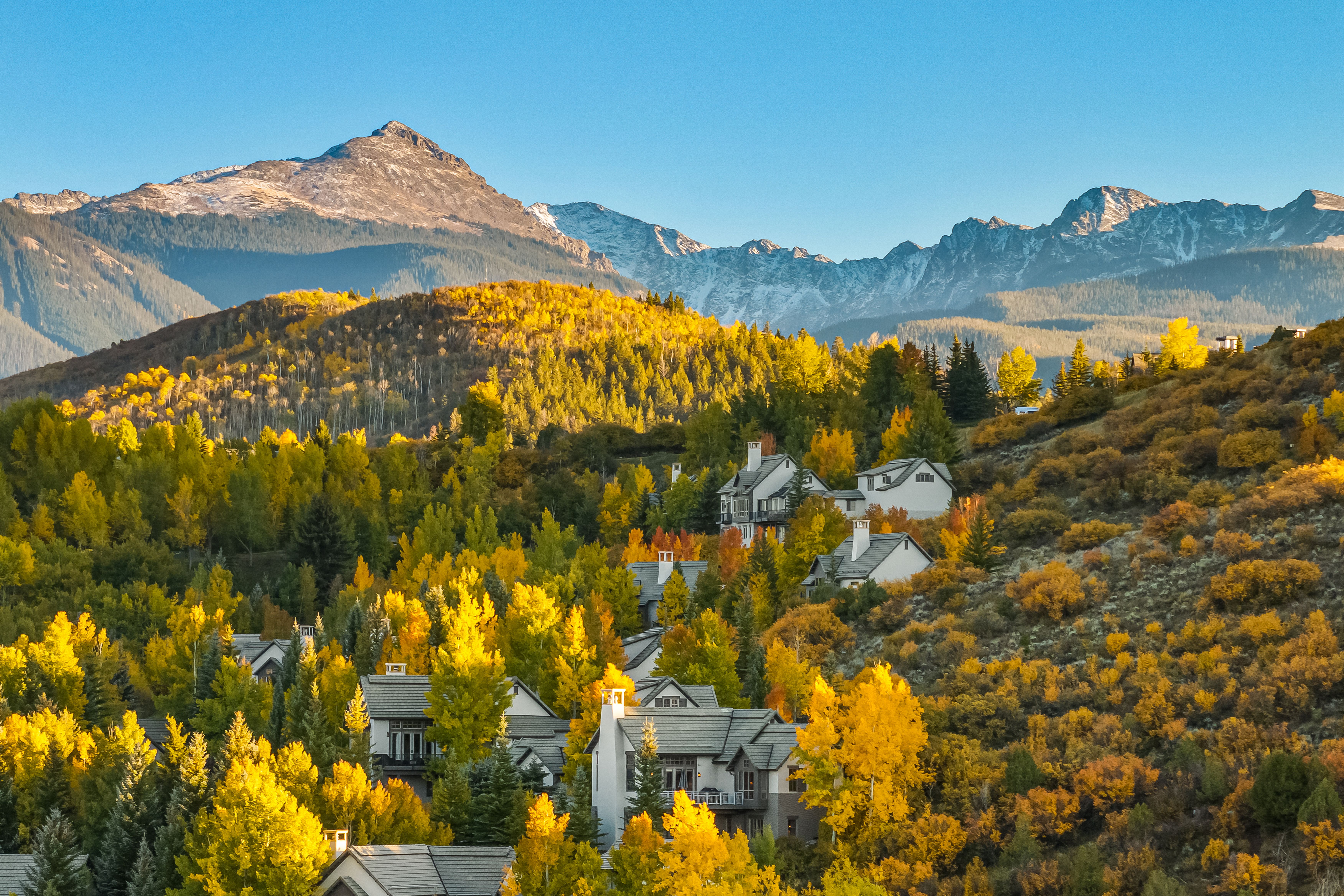  Quiet Cul-de-sac in the Cordillera Divide with Exceptional Views - 物件實景