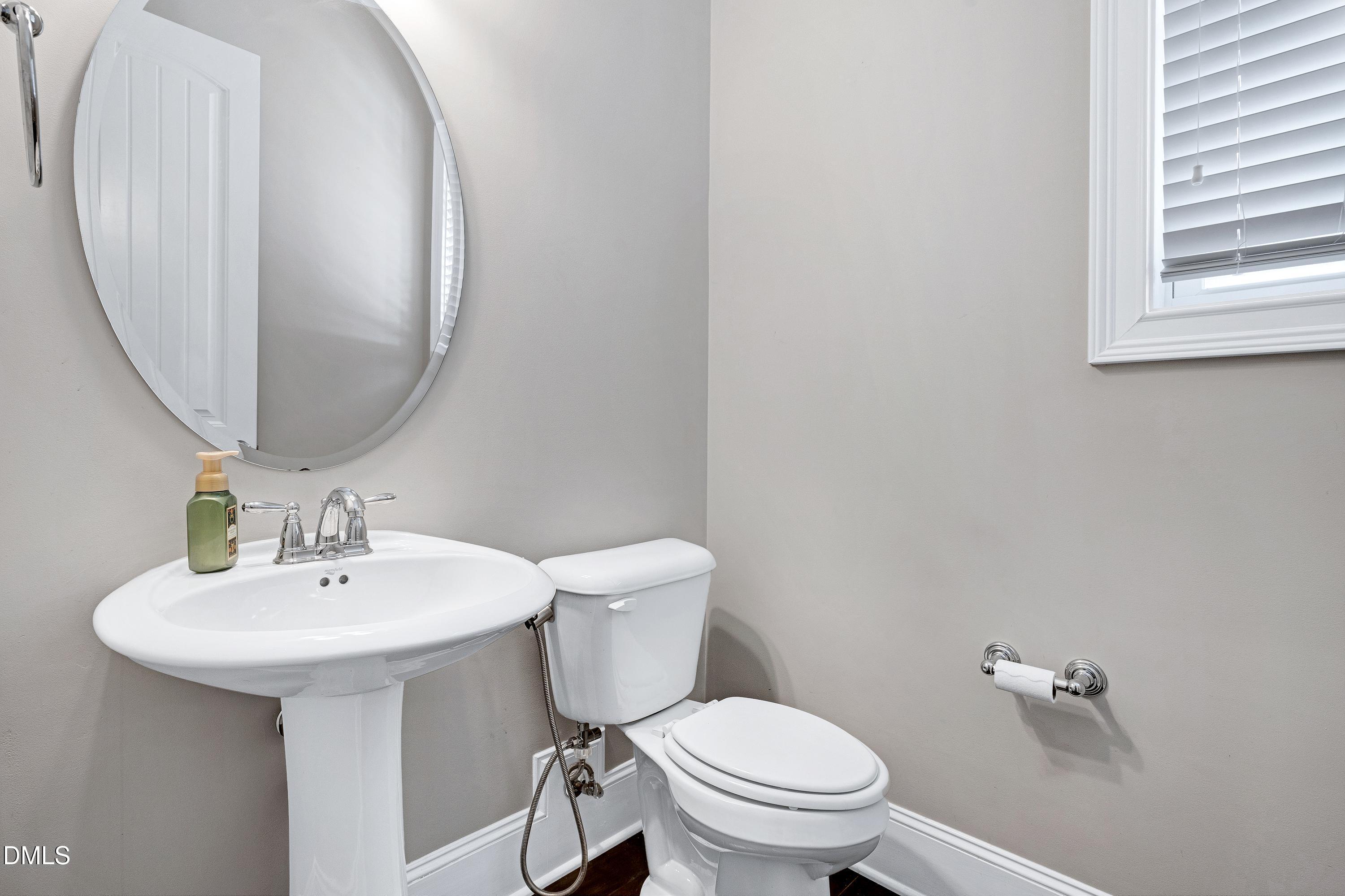 Apex, North Carolina, 27539, United States, 5 Bedrooms Bedrooms, ,5 BathroomsBathrooms,Residential,For Sale,2003181