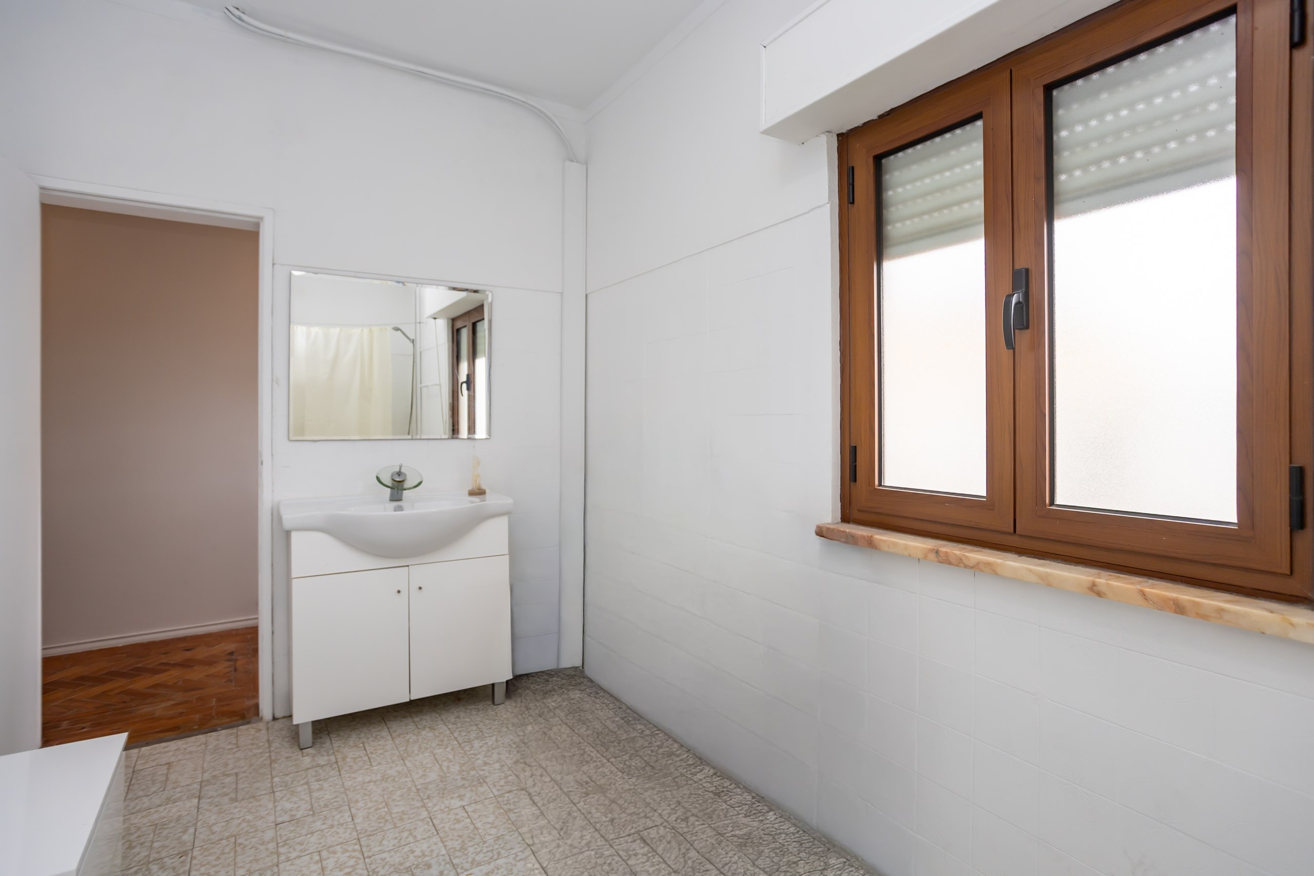 Loures, Lisbon, 2670-560, PT, 5 Bedrooms Bedrooms, ,3 BathroomsBathrooms,Residential,For Sale,1989673