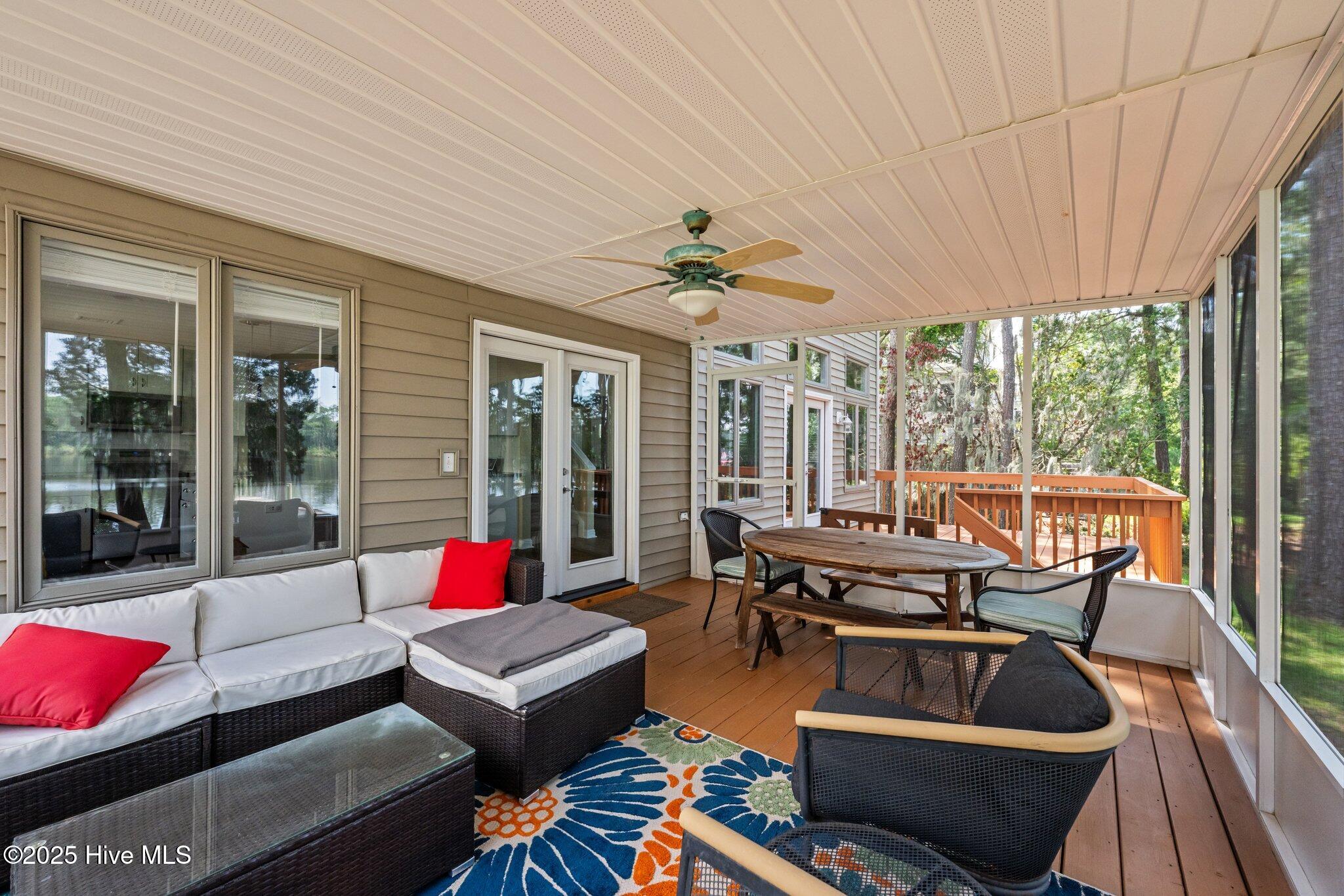 New Bern, North Carolina, 28560, United States, 3 Bedrooms Bedrooms, ,4 BathroomsBathrooms,Residential,For Sale,1874944