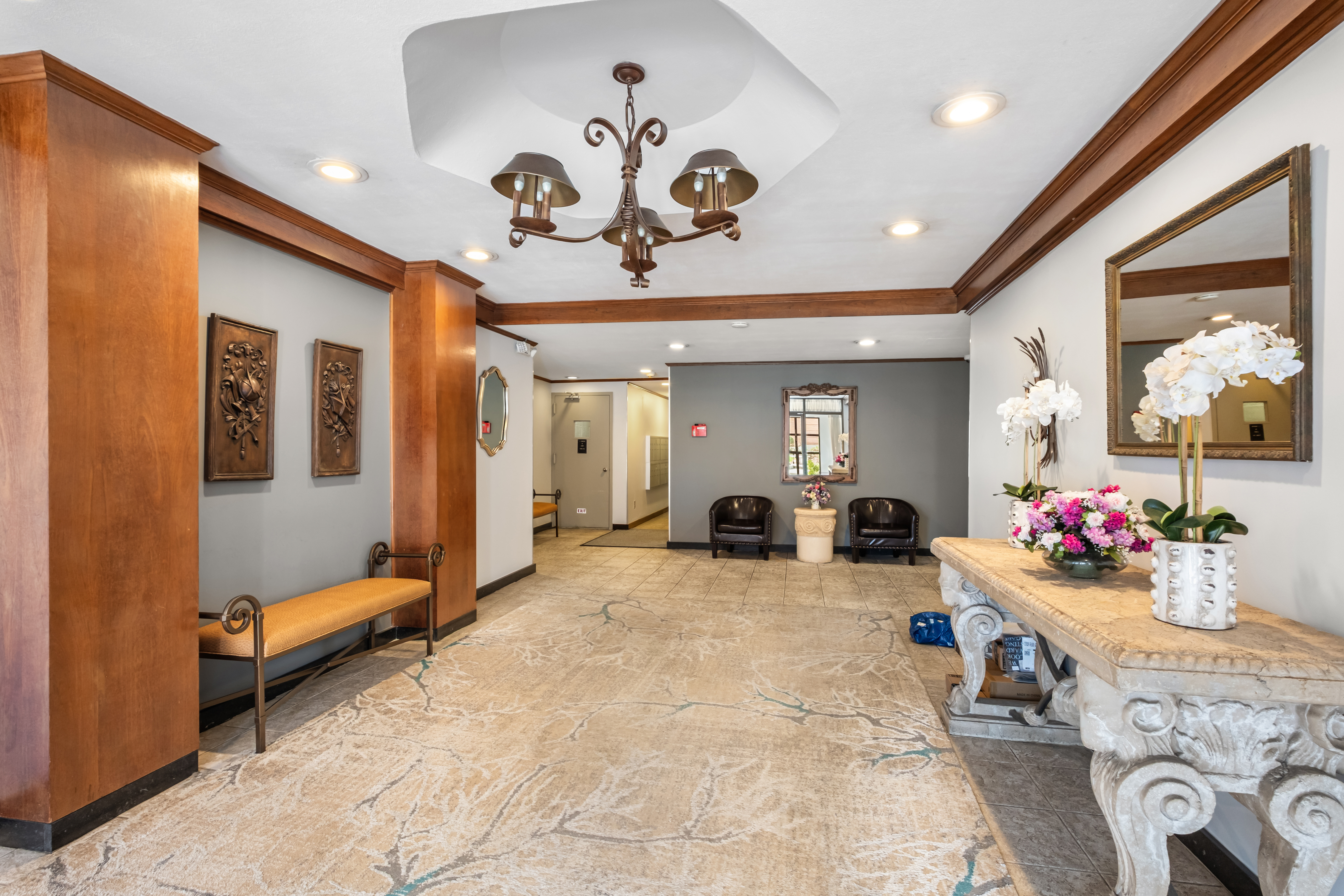  Located in the heart of White Plains. - 物件實景