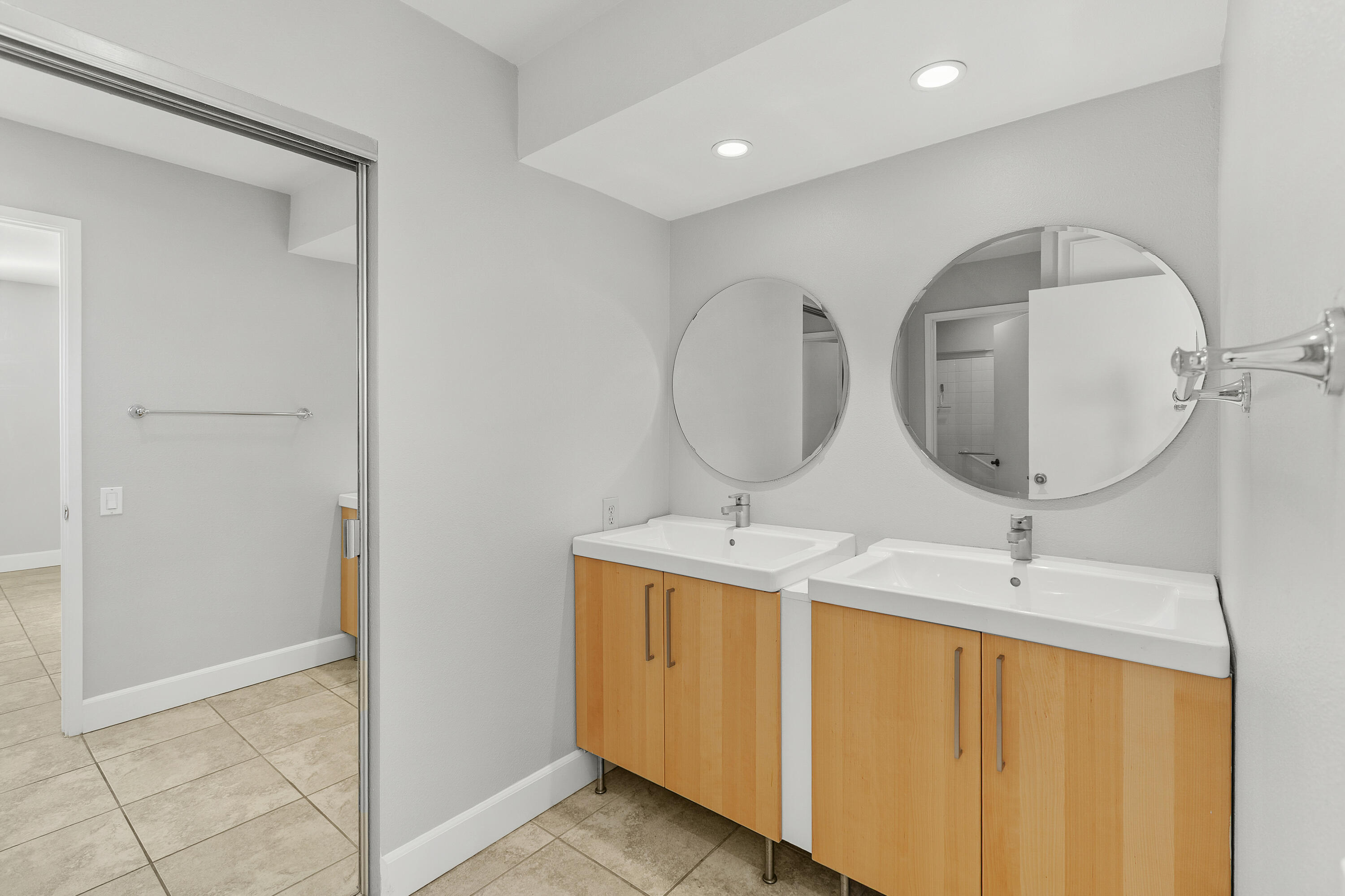 Palm Springs, California, 92264, United States, 3 Bedrooms Bedrooms, ,2 BathroomsBathrooms,Residential,For Sale,1998935