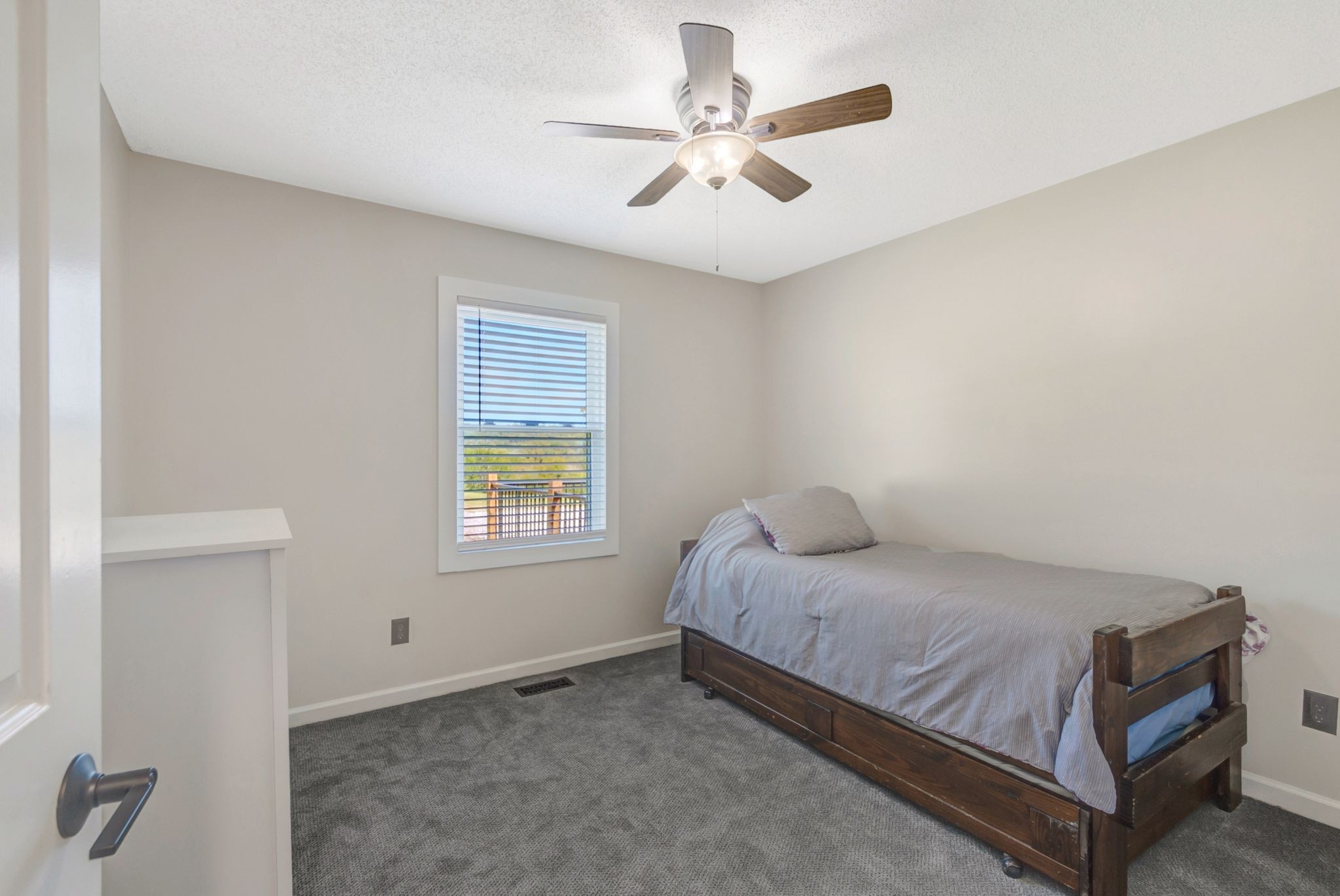 Pulaski, Tennessee, 38478, United States, 4 Bedrooms Bedrooms, ,2 BathroomsBathrooms,Residential,For Sale,1932287