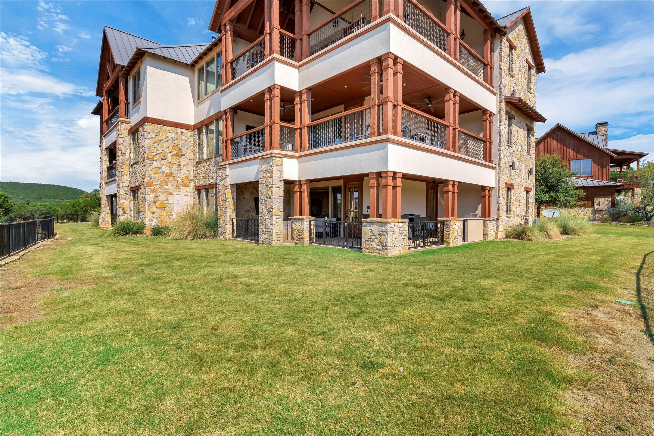 Graford, Texas, 76449, United States, 3 Bedrooms Bedrooms, ,4 BathroomsBathrooms,Residential,For Sale,1982485