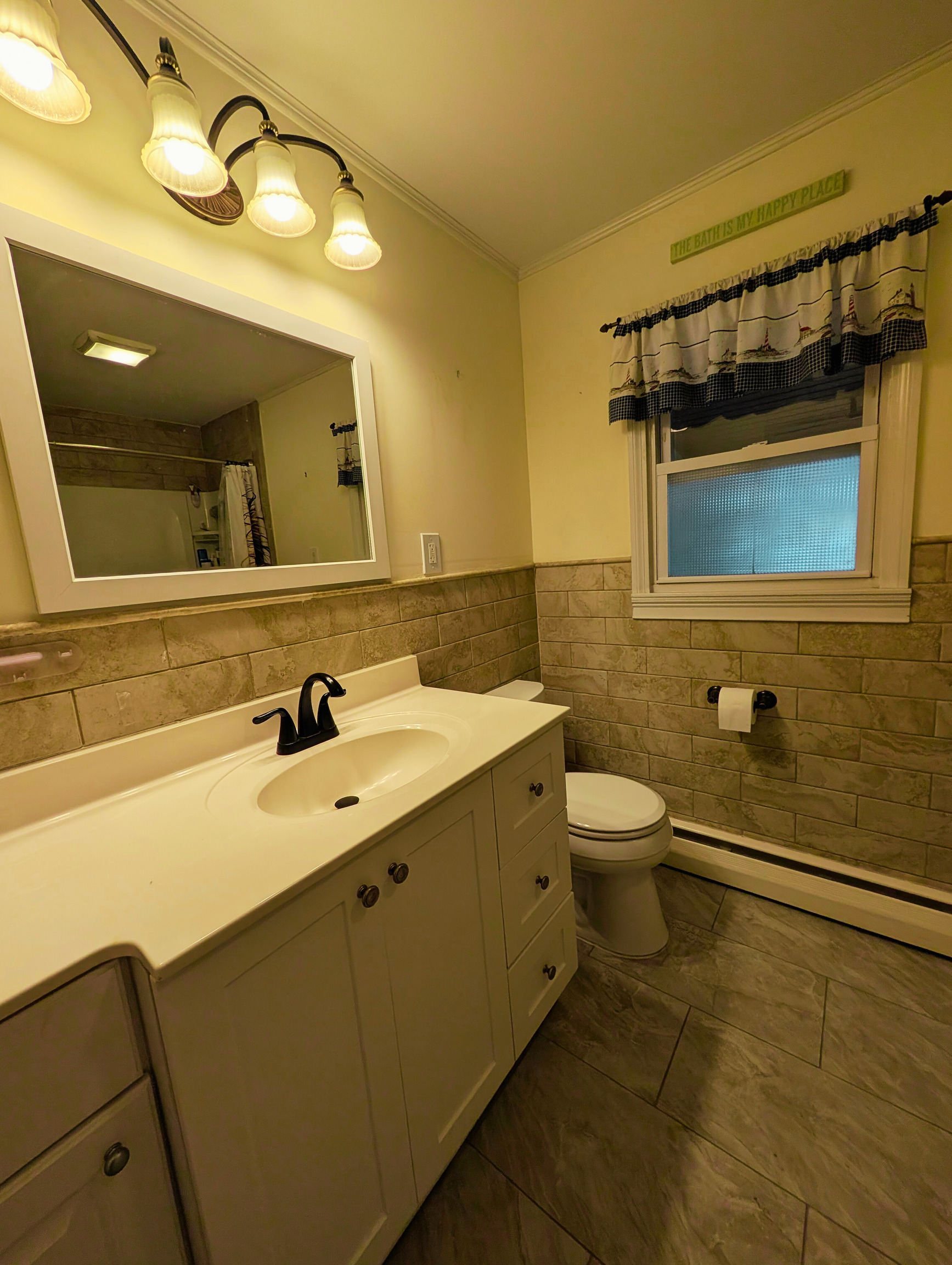 Shelton, Connecticut, 06484, United States, 3 Bedrooms Bedrooms, ,2 BathroomsBathrooms,Residential,For Sale,1996046