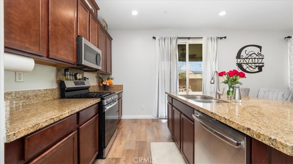 San Bernardino, California, 92407, United States, 6 Bedrooms Bedrooms, ,4 BathroomsBathrooms,Residential,For Sale,2031957