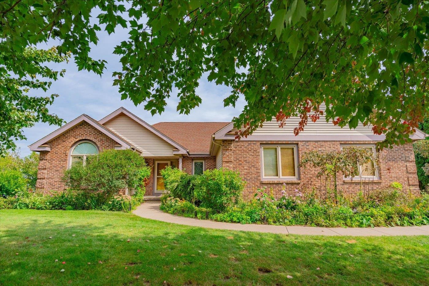 Fitchburg, Wisconsin, 53711, United States, 4 Bedrooms Bedrooms, ,4 BathroomsBathrooms,Residential,For Sale,1977409