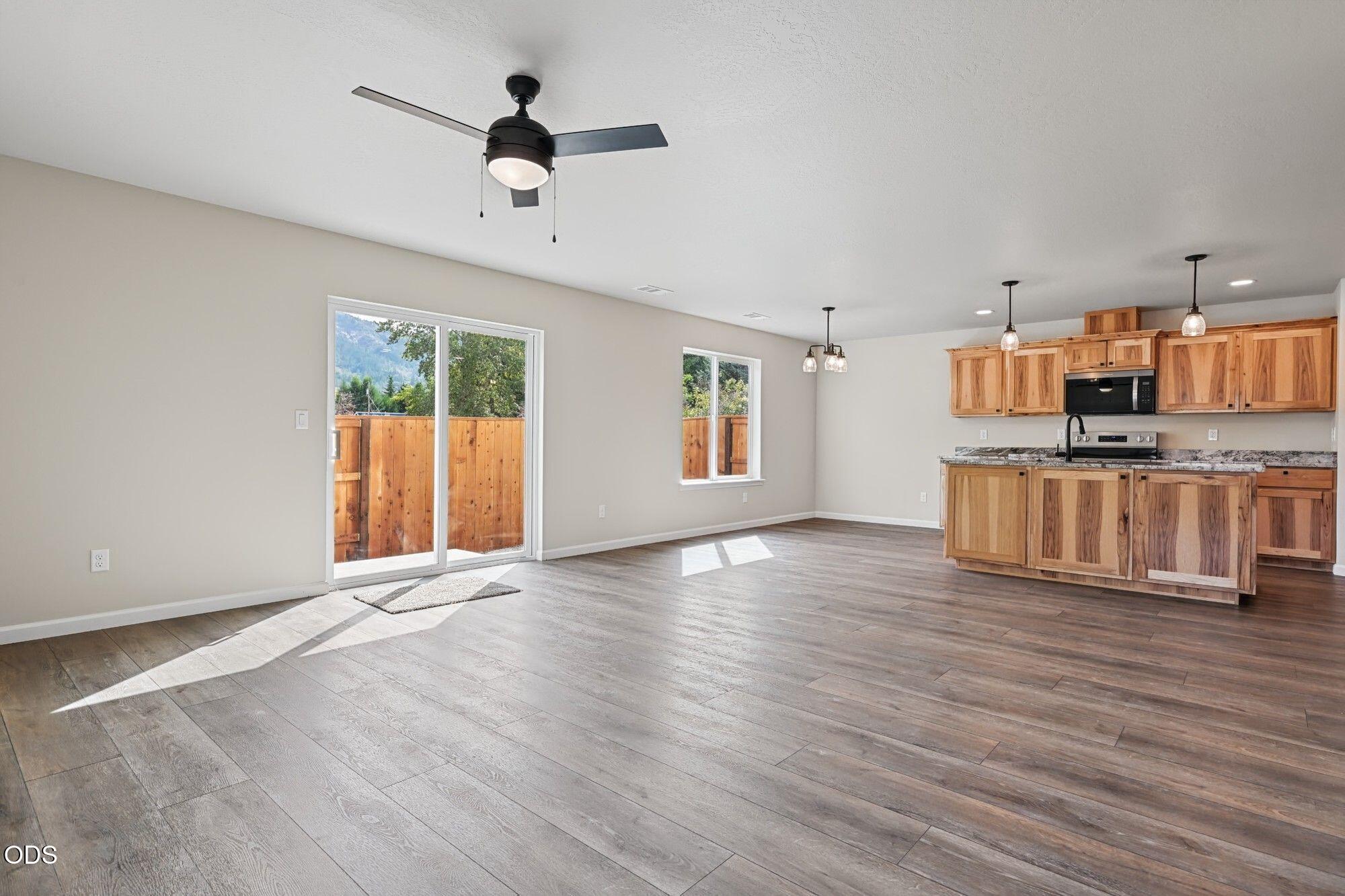Champagne Ct, Grants Pass, OR 97527 #1