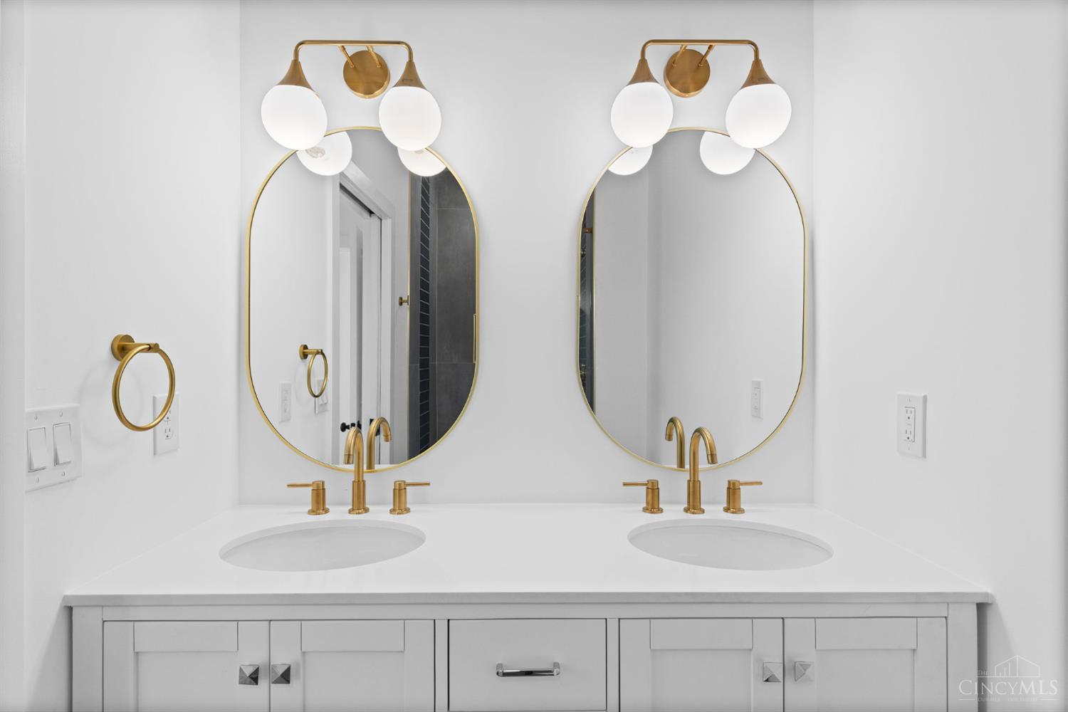 Cincinnati, Ohio, 45207, United States, 3 Bedrooms Bedrooms, ,3 BathroomsBathrooms,Residential,For Sale,1993082