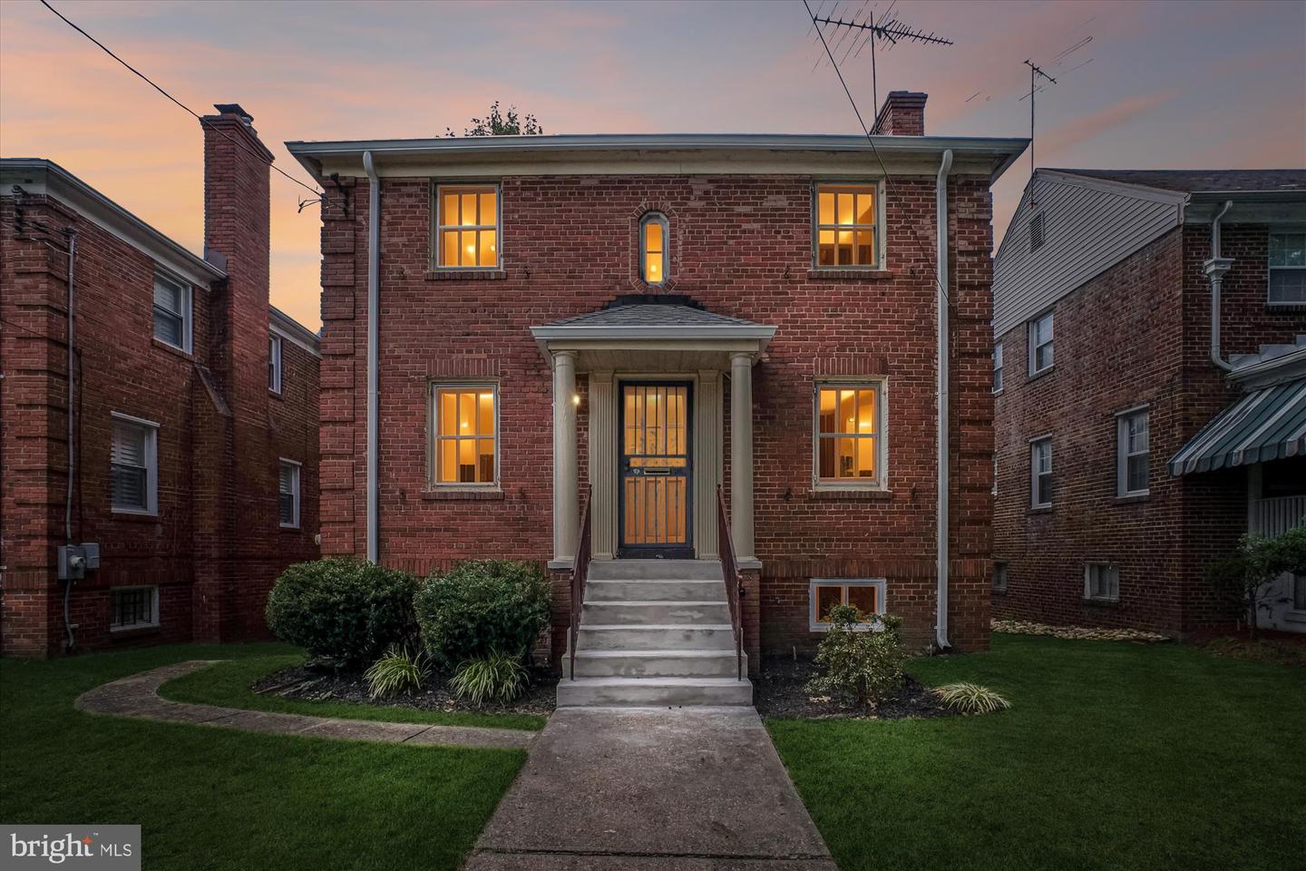 Washington, District of Columbia, 20017, United States, 3 Bedrooms Bedrooms, ,3 BathroomsBathrooms,Residential,For Sale,1966689