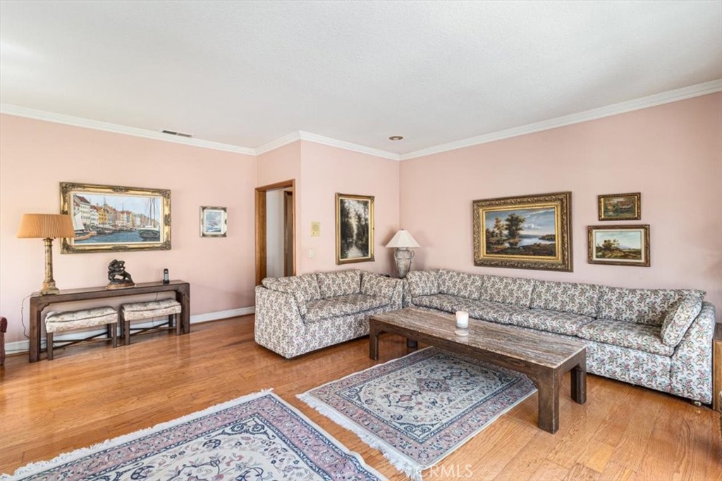 Huntington Beach, California, 92649, United States, 5 Bedrooms Bedrooms, ,5 BathroomsBathrooms,Residential,For Sale,1926565