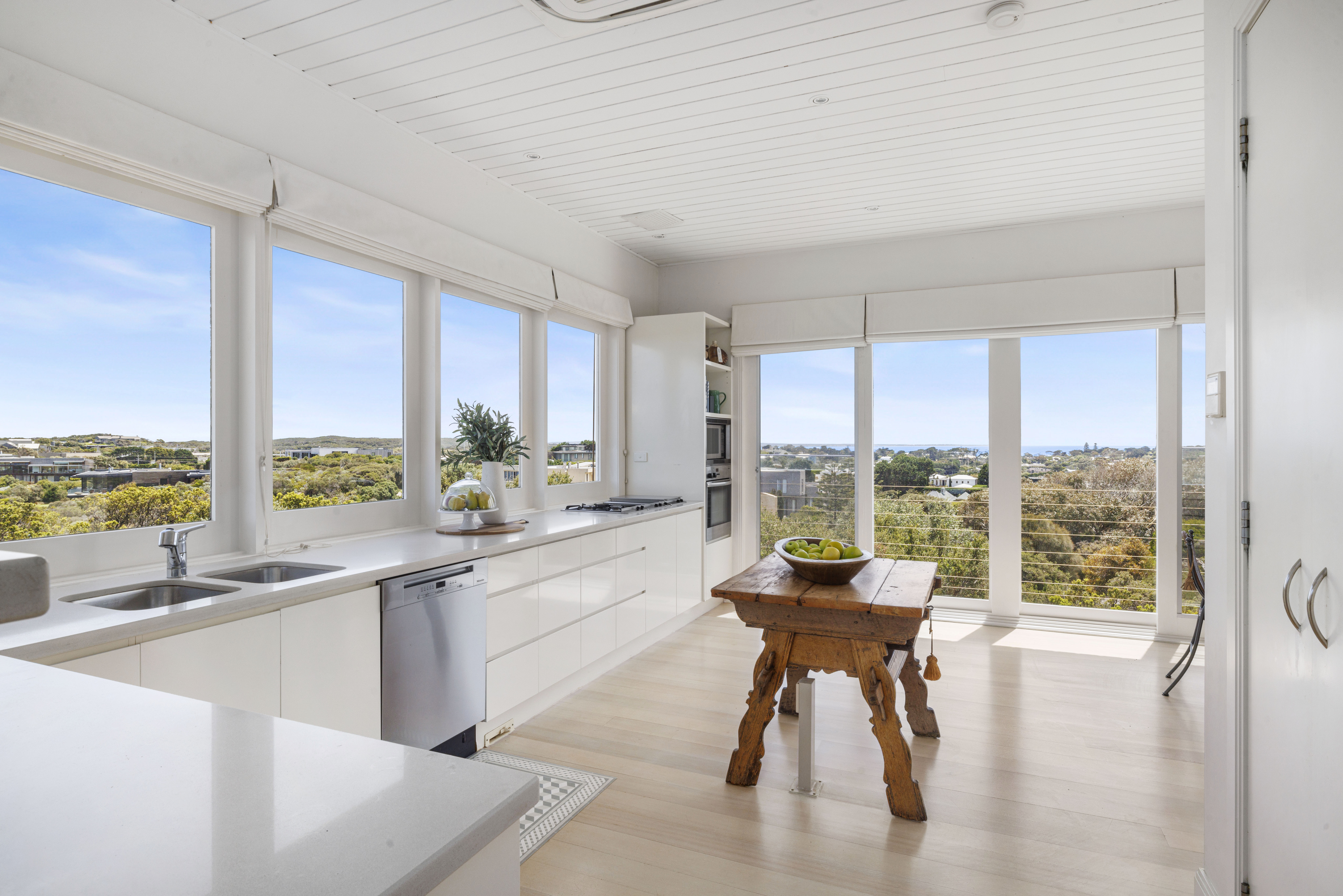  11 Paringa Road, PORTSEA - 物件實景