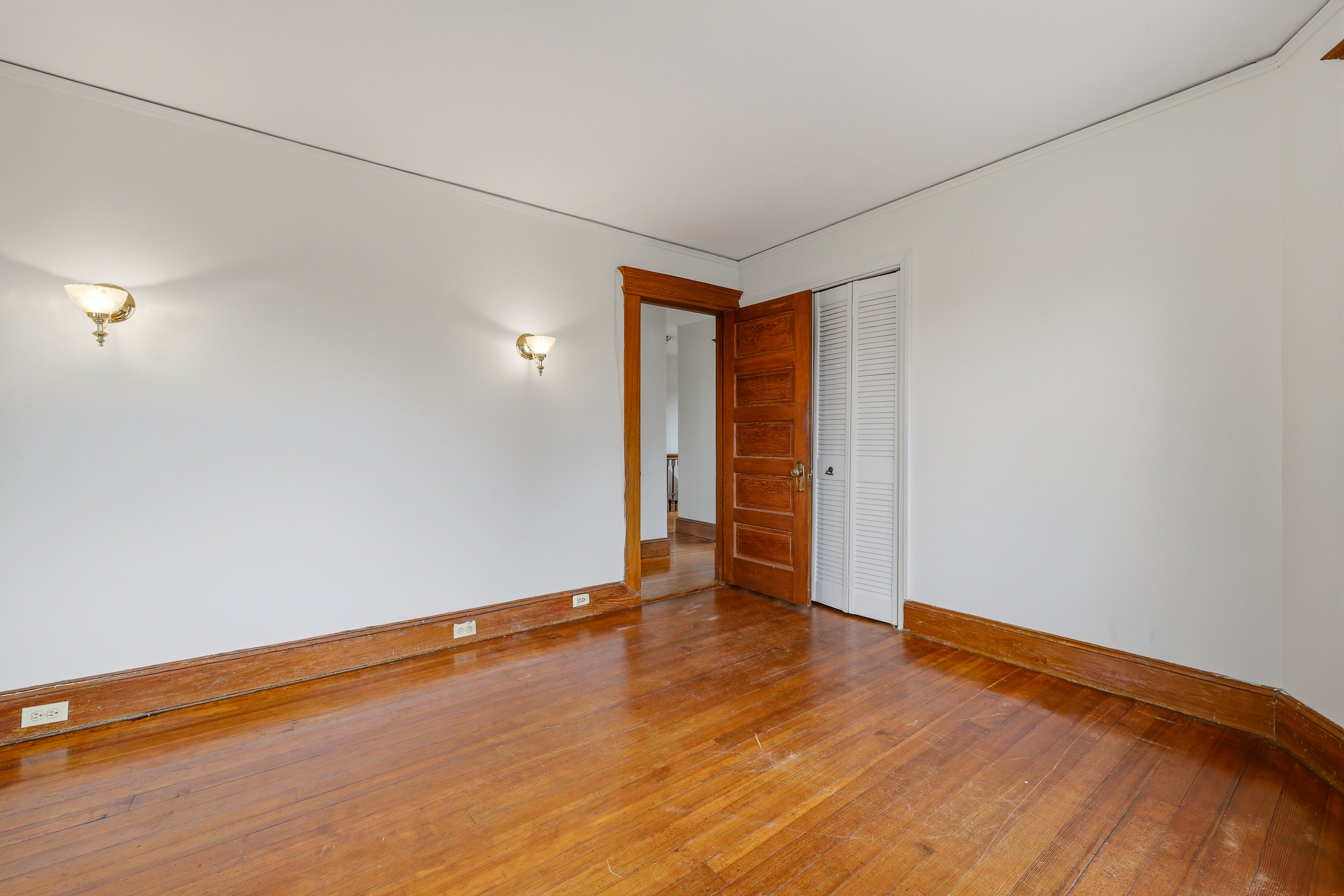  A Classic 1913 Colonial Set in the South Farms Area - 物件實景