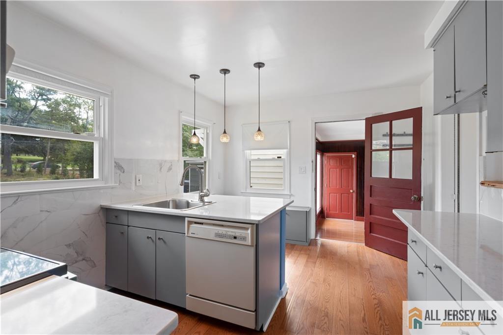 Piscataway, New Jersey, 08854, United States, 3 Bedrooms Bedrooms, ,2 BathroomsBathrooms,Residential,For Sale,1940160