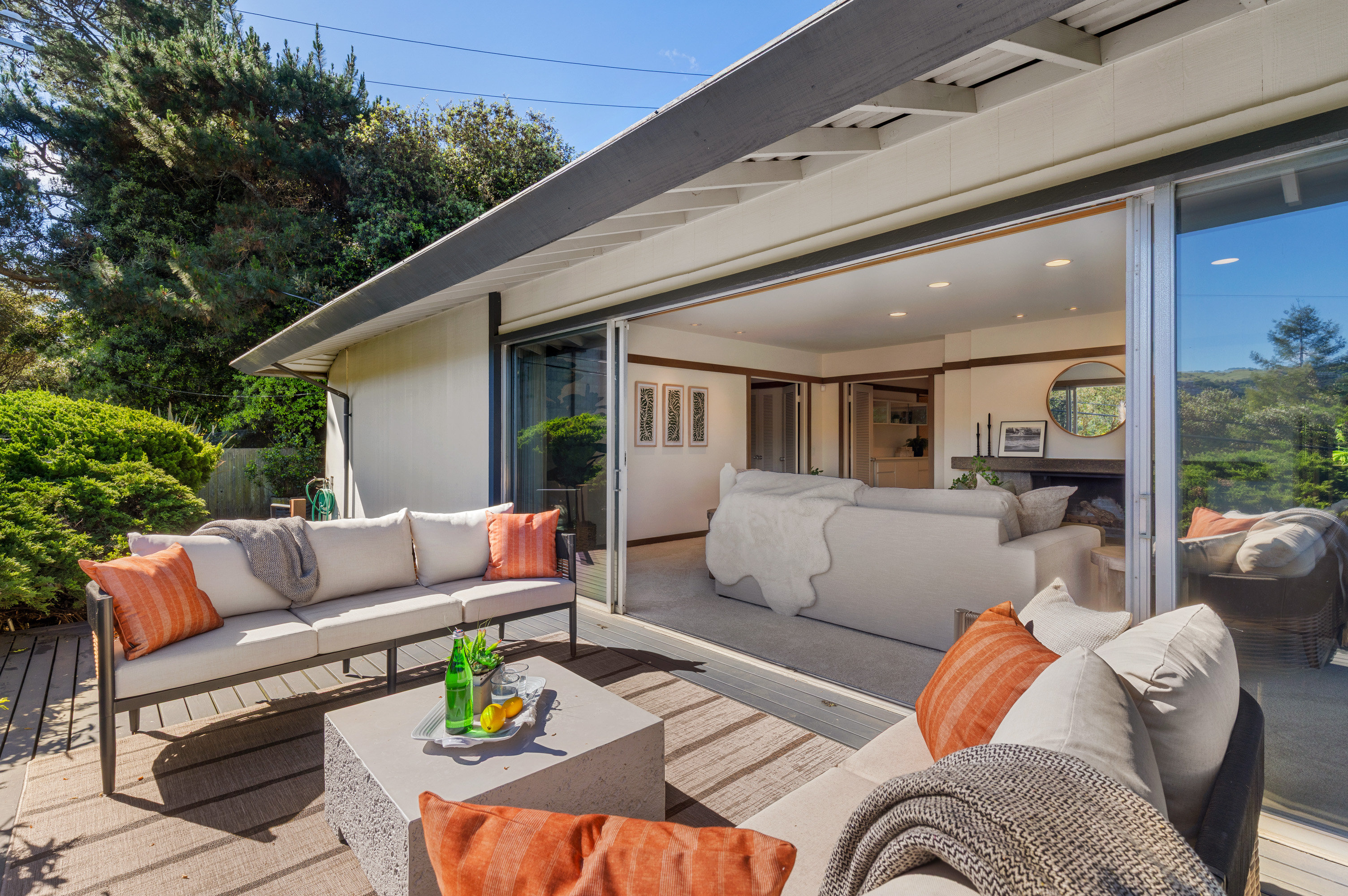  Single-Level Mid-Century Modern Home in the Coveted Flats of Belvedere - 物件實景