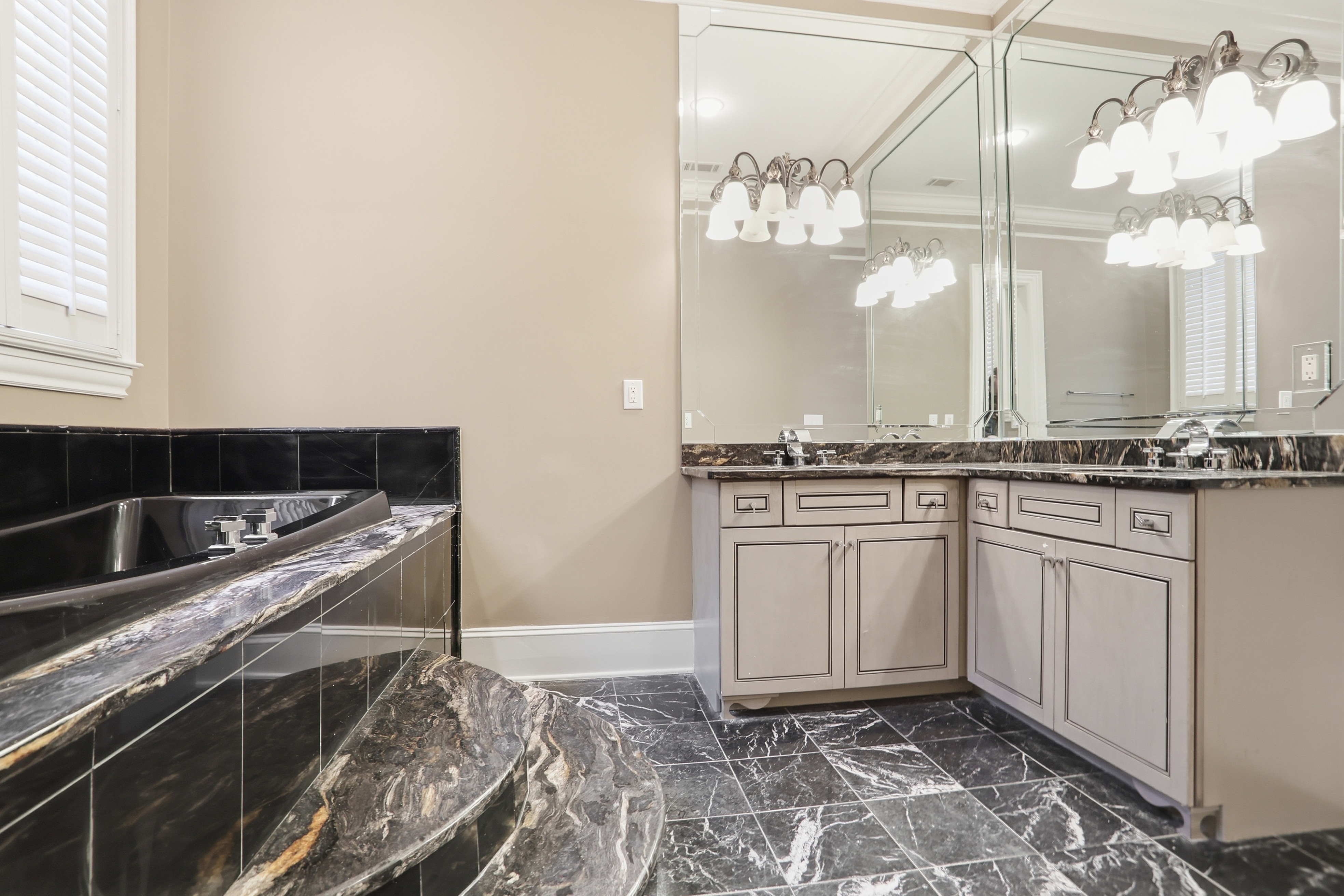 Atlanta, Georgia, 30349, United States, 6 Bedrooms Bedrooms, ,9 BathroomsBathrooms,Residential,For Sale,2013392