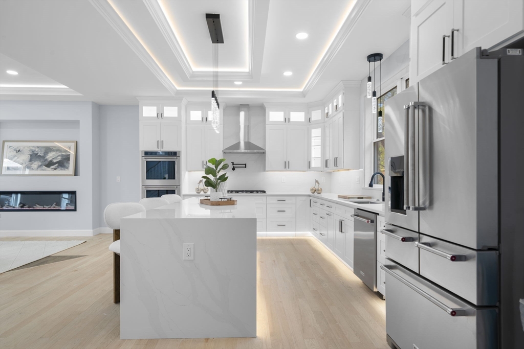 Bedford, Massachusetts, 01730, United States, 4 Bedrooms Bedrooms, ,5 BathroomsBathrooms,Residential,For Sale,1989908