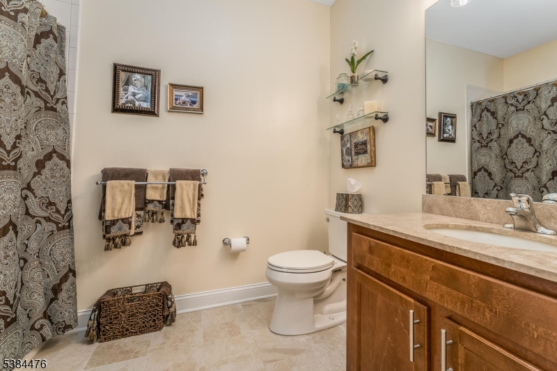 Franklin Twp., New Jersey, 08873, United States, 2 Bedrooms Bedrooms, ,2 BathroomsBathrooms,Residential,For Sale,1950649