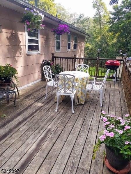 Hopatcong, New Jersey, 07821, United States, 3 Bedrooms Bedrooms, ,3 BathroomsBathrooms,Residential,For Sale,1812761