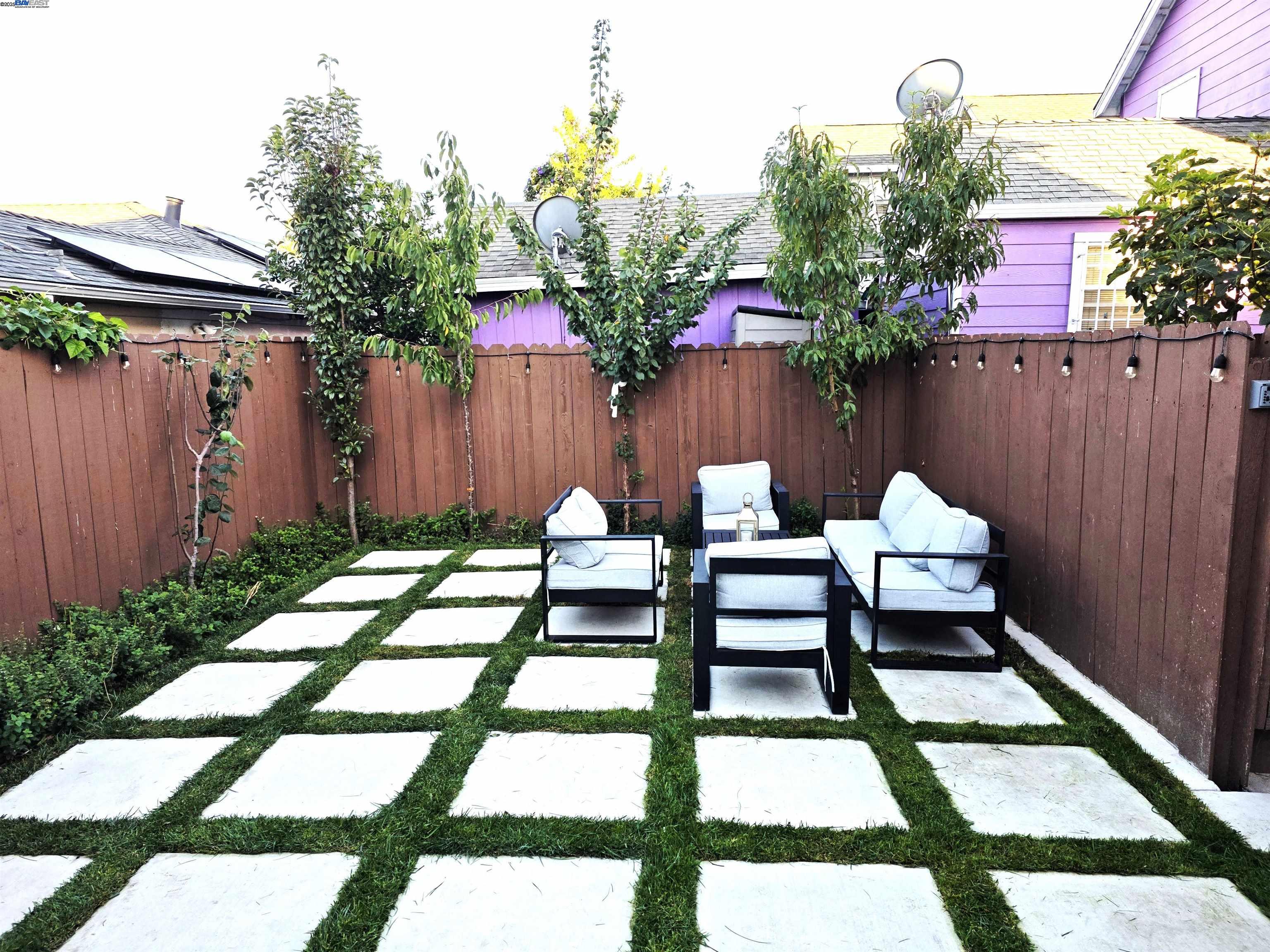 Oakland, California, 94603, United States, 3 Bedrooms Bedrooms, ,2 BathroomsBathrooms,Residential,For Sale,1991687