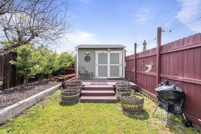 Hollister, California, 95023, United States, 3 Bedrooms Bedrooms, ,2 BathroomsBathrooms,Residential,For Sale,1882231