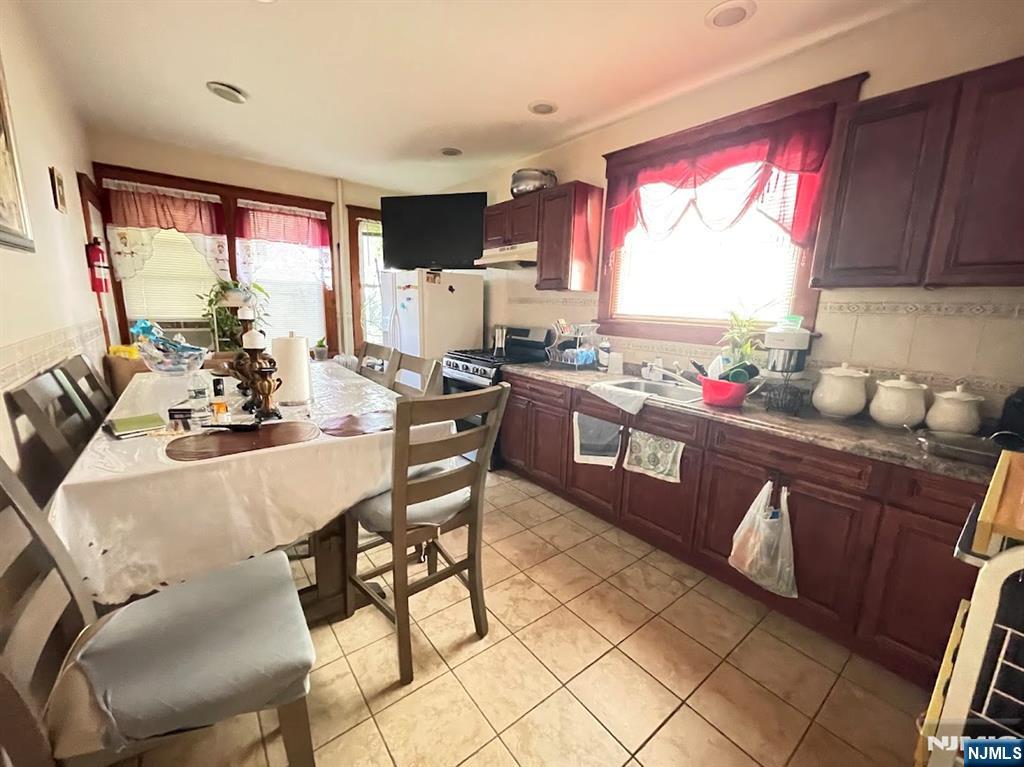 Newark, New Jersey, 07104, United States, 7 Bedrooms Bedrooms, ,4 BathroomsBathrooms,Residential,For Sale,1980017