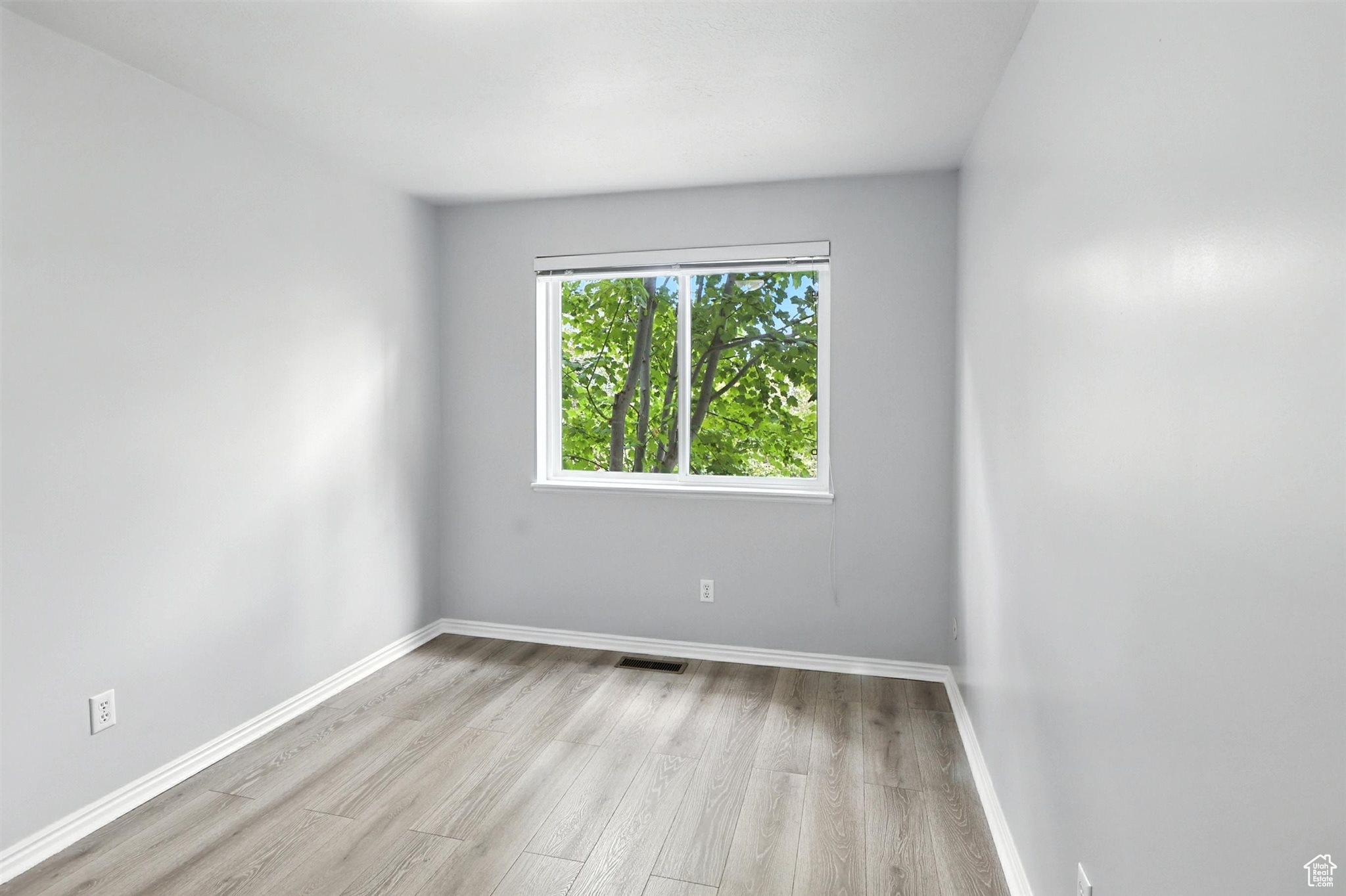 Bountiful, Utah, 84010, United States, 5 Bedrooms Bedrooms, ,4 BathroomsBathrooms,Residential,For Sale,1926219