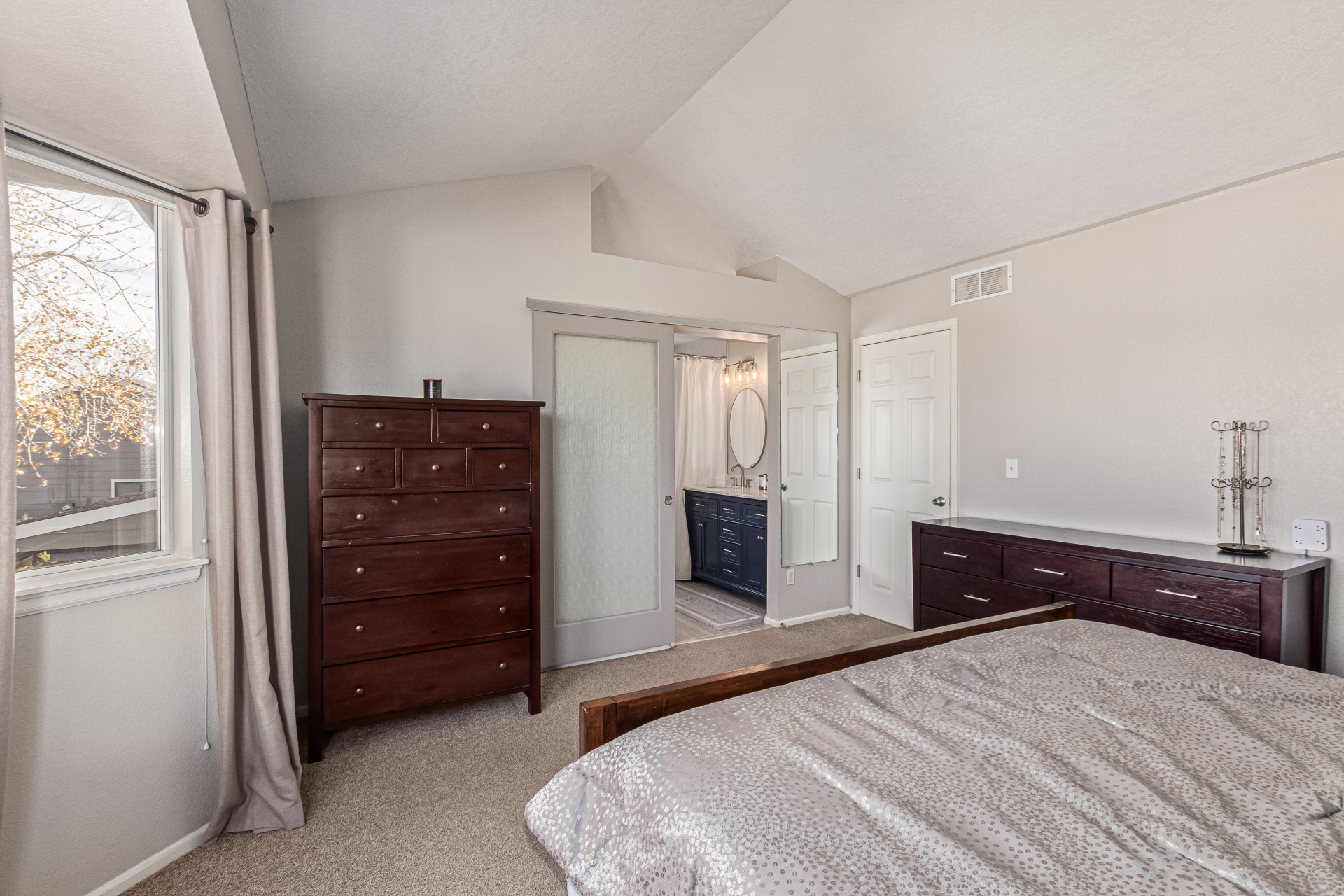 Highlands Ranch, Colorado, 80129, United States, 4 Bedrooms Bedrooms, ,2 BathroomsBathrooms,Residential,For Sale,1987309