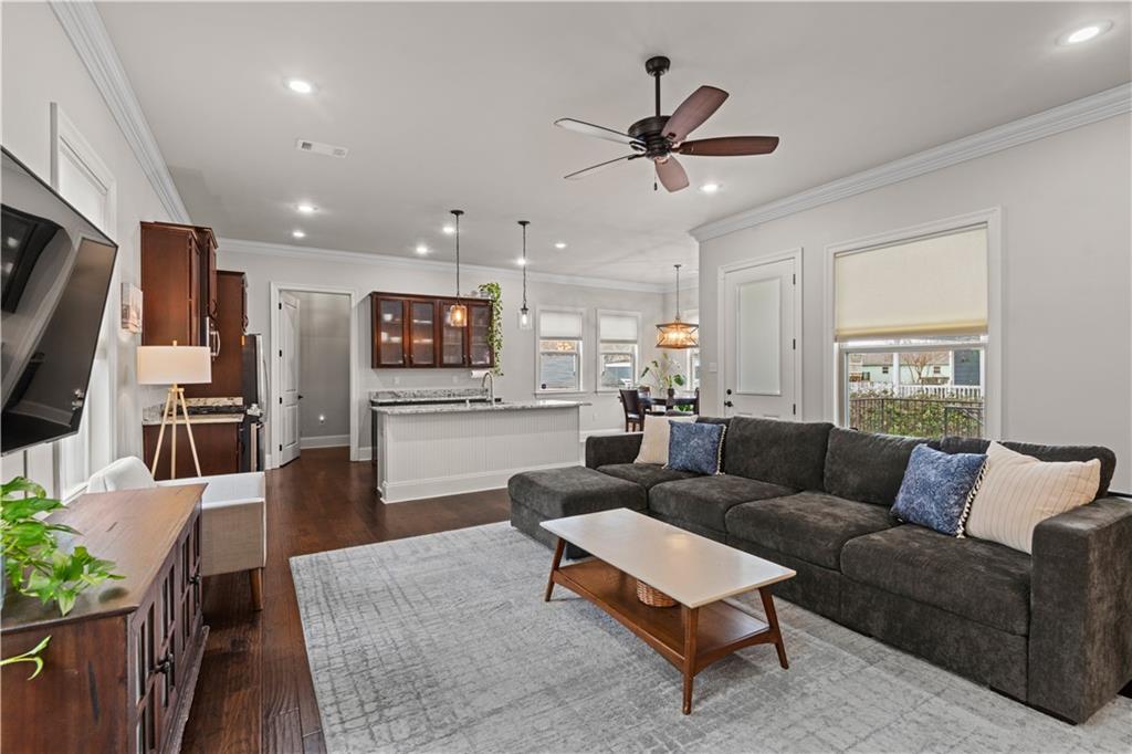 New Orleans, Louisiana, 70122, United States, 4 Bedrooms Bedrooms, ,4 BathroomsBathrooms,Residential,For Sale,1850074