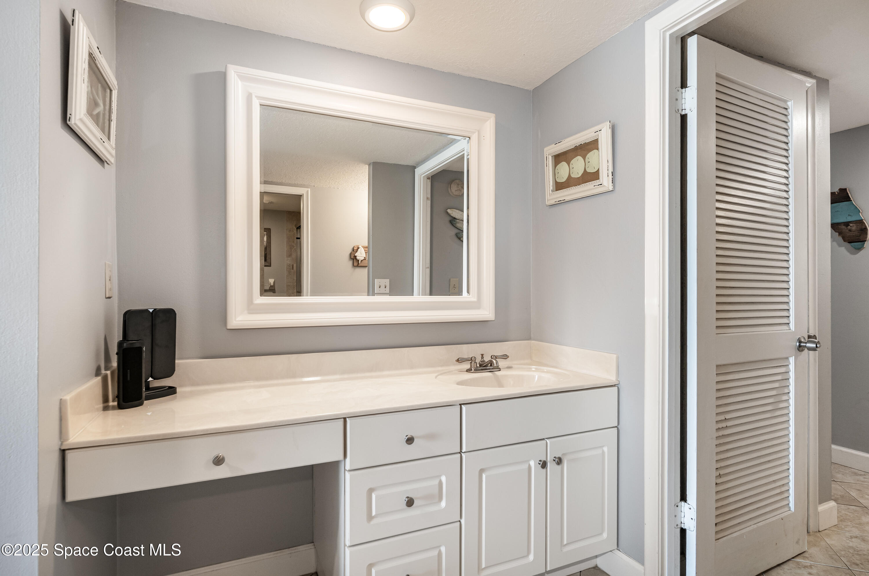 Cocoa Beach, Florida, 32931, United States, 2 Bedrooms Bedrooms, ,2 BathroomsBathrooms,Residential,For Sale,1979043