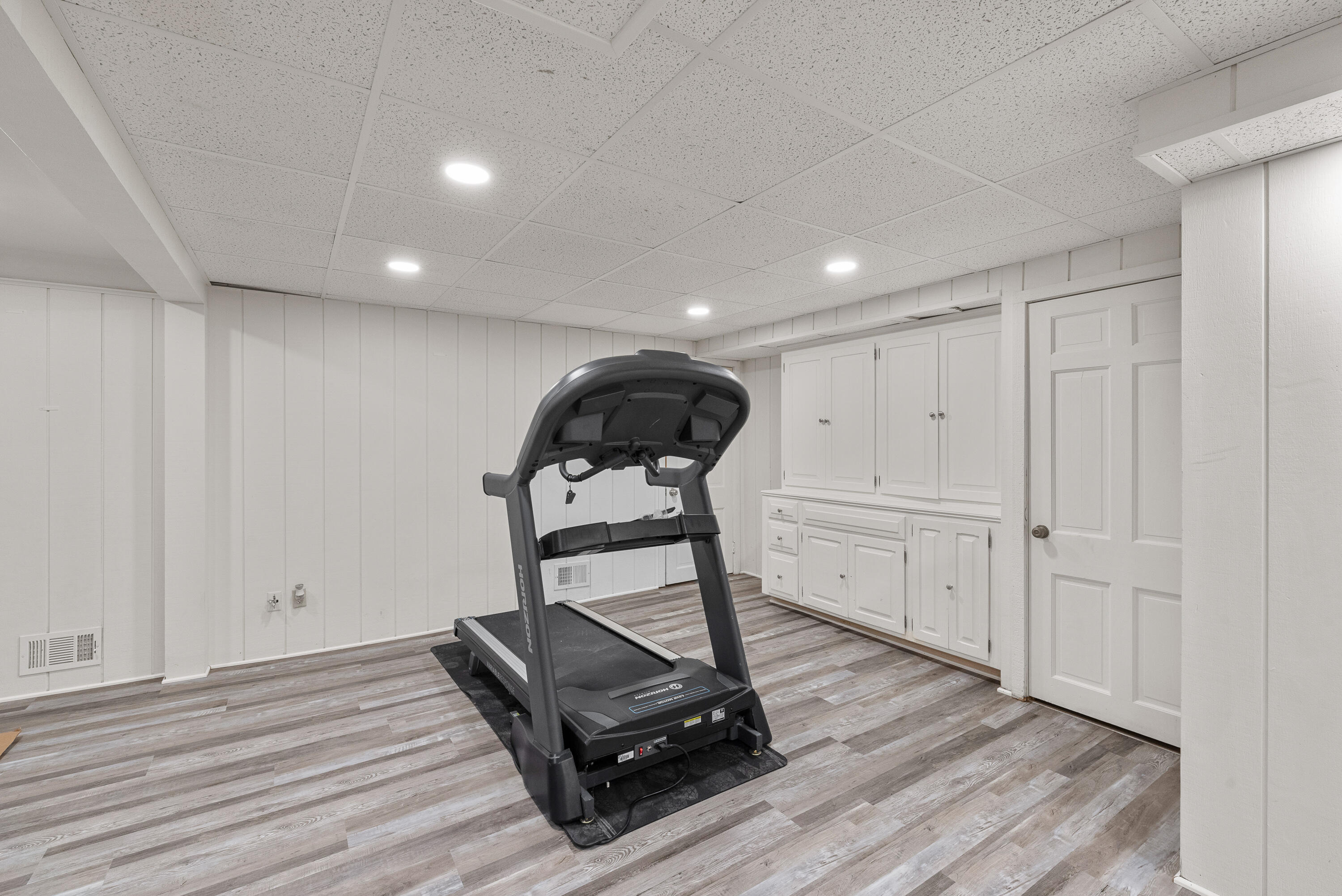 Mequon, Wisconsin, 53092, United States, 4 Bedrooms Bedrooms, ,3 BathroomsBathrooms,Residential,For Sale,1989588