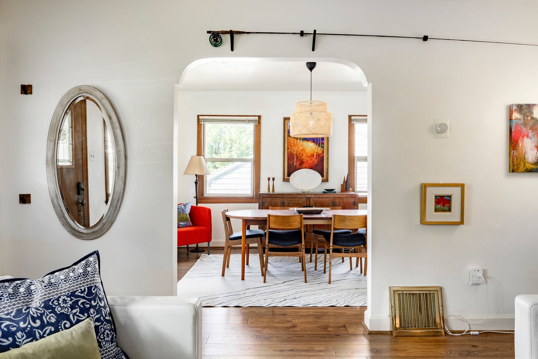  Beautifully Updated Home with 2,074 Sq. Ft. of Living Space, Historic Character - 物件實景