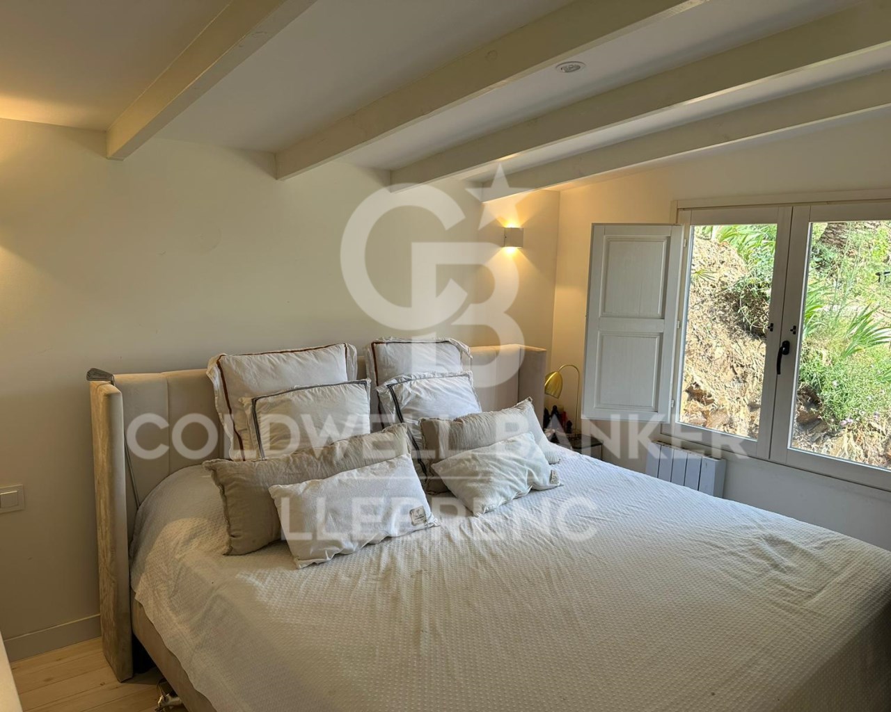 Barcelona, Catalonia, ES, 4 Bedrooms Bedrooms, ,1 BathroomBathrooms,Residential,For Sale,1988279