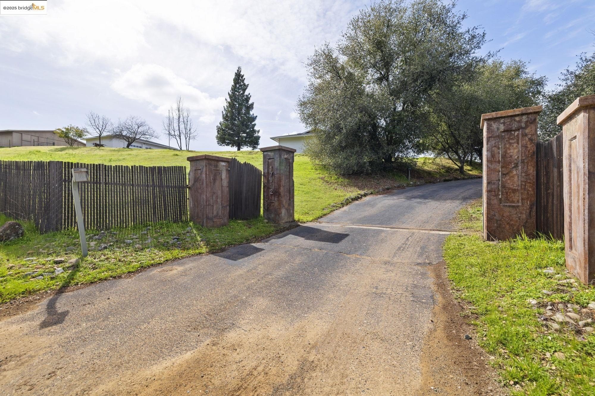 Jamestown, California, 95327, United States, 3 Bedrooms Bedrooms, ,2 BathroomsBathrooms,Residential,For Sale,1743185