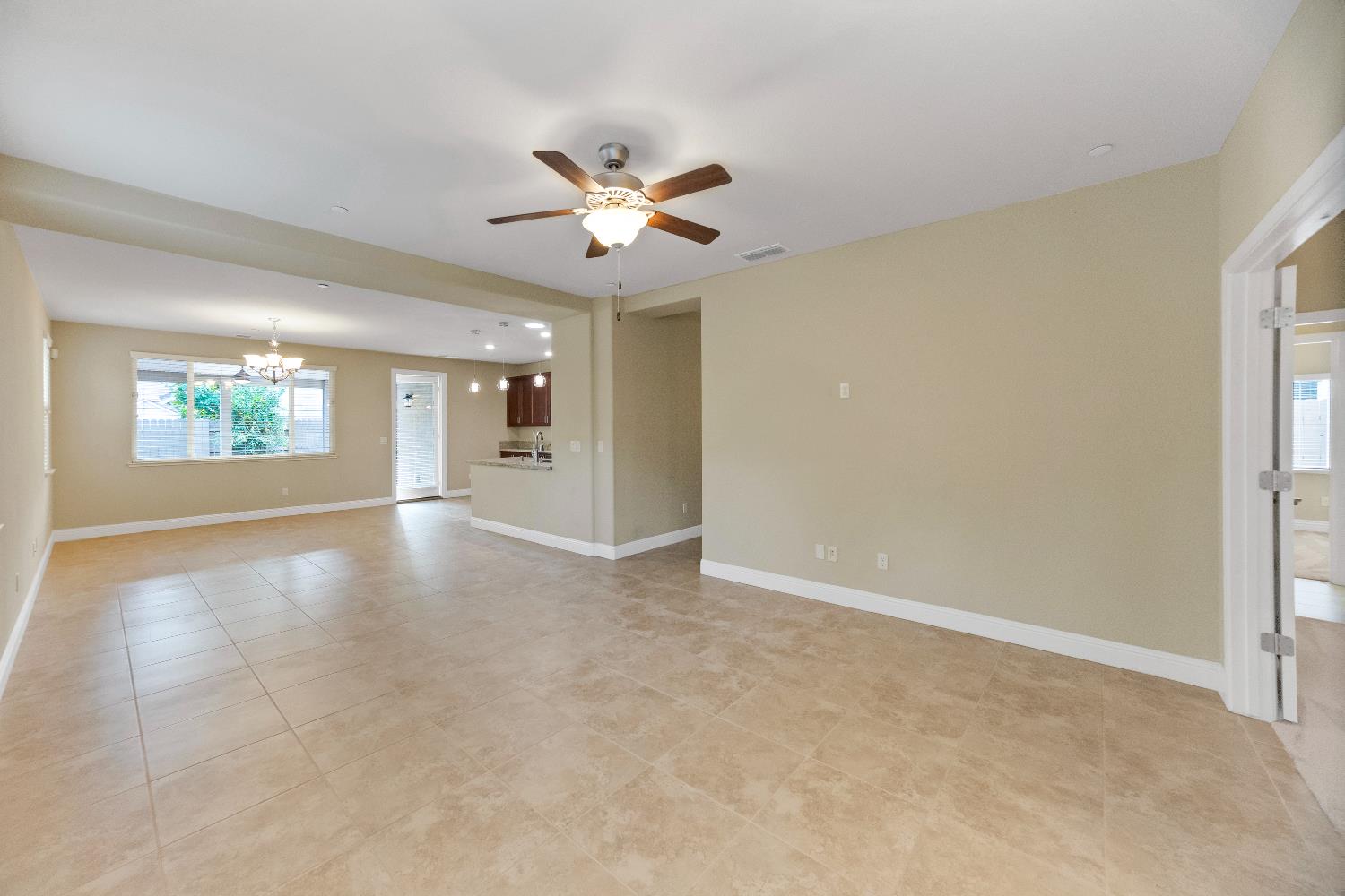 Roseville, California, 95661, United States, 3 Bedrooms Bedrooms, ,2 BathroomsBathrooms,Residential,For Sale,1987670