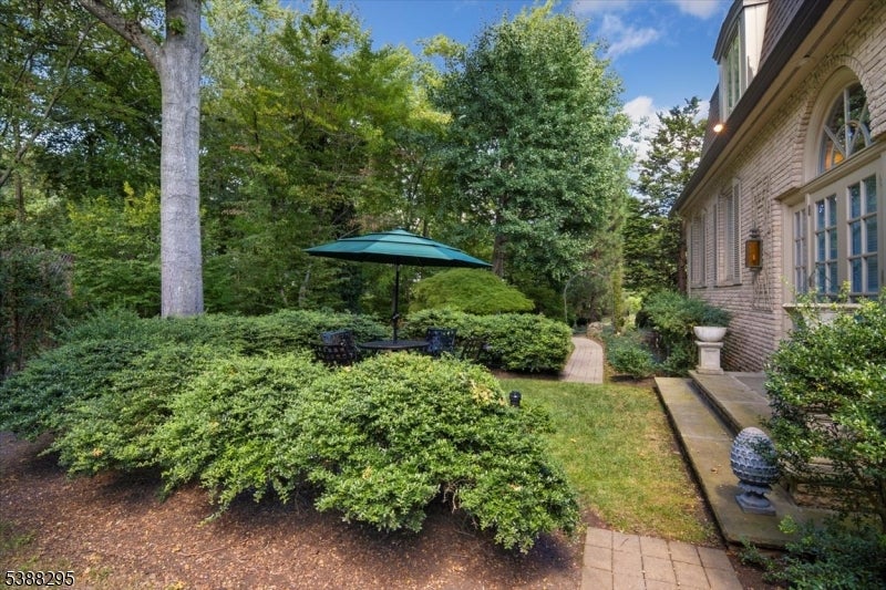 Clifton City, New Jersey, 07013, United States, 5 Bedrooms Bedrooms, ,4 BathroomsBathrooms,Residential,For Sale,1979632