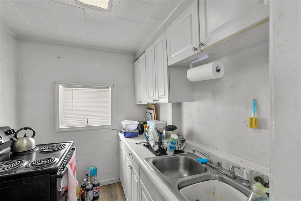 Fall River, Massachusetts, 02721, United States, 9 Bedrooms Bedrooms, ,3 BathroomsBathrooms,Residential,For Sale,1887933
