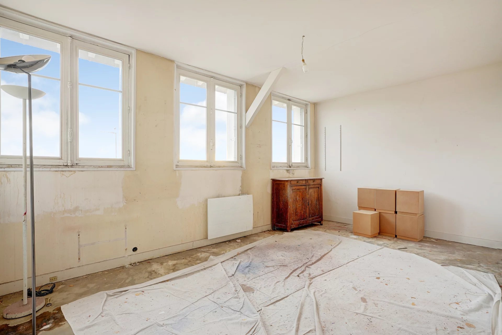 Versailles, Île-de-France, 78000, FR, 5 Bedrooms Bedrooms, ,4 BathroomsBathrooms,Residential,For Sale,2002100