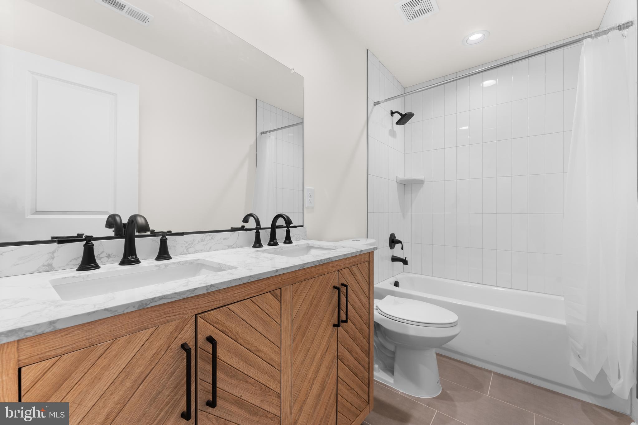 Culpeper, Virginia, 22701, United States, 3 Bedrooms Bedrooms, ,4 BathroomsBathrooms,Residential,For Sale,1984600