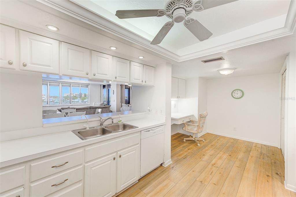 736 Island Way Unit 404, Clearwater Beach, Florida, 33767, United States, 2 Bedrooms Bedrooms, ,2 BathroomsBathrooms,Residential,For Sale,736 Island Way Unit 404,1542121