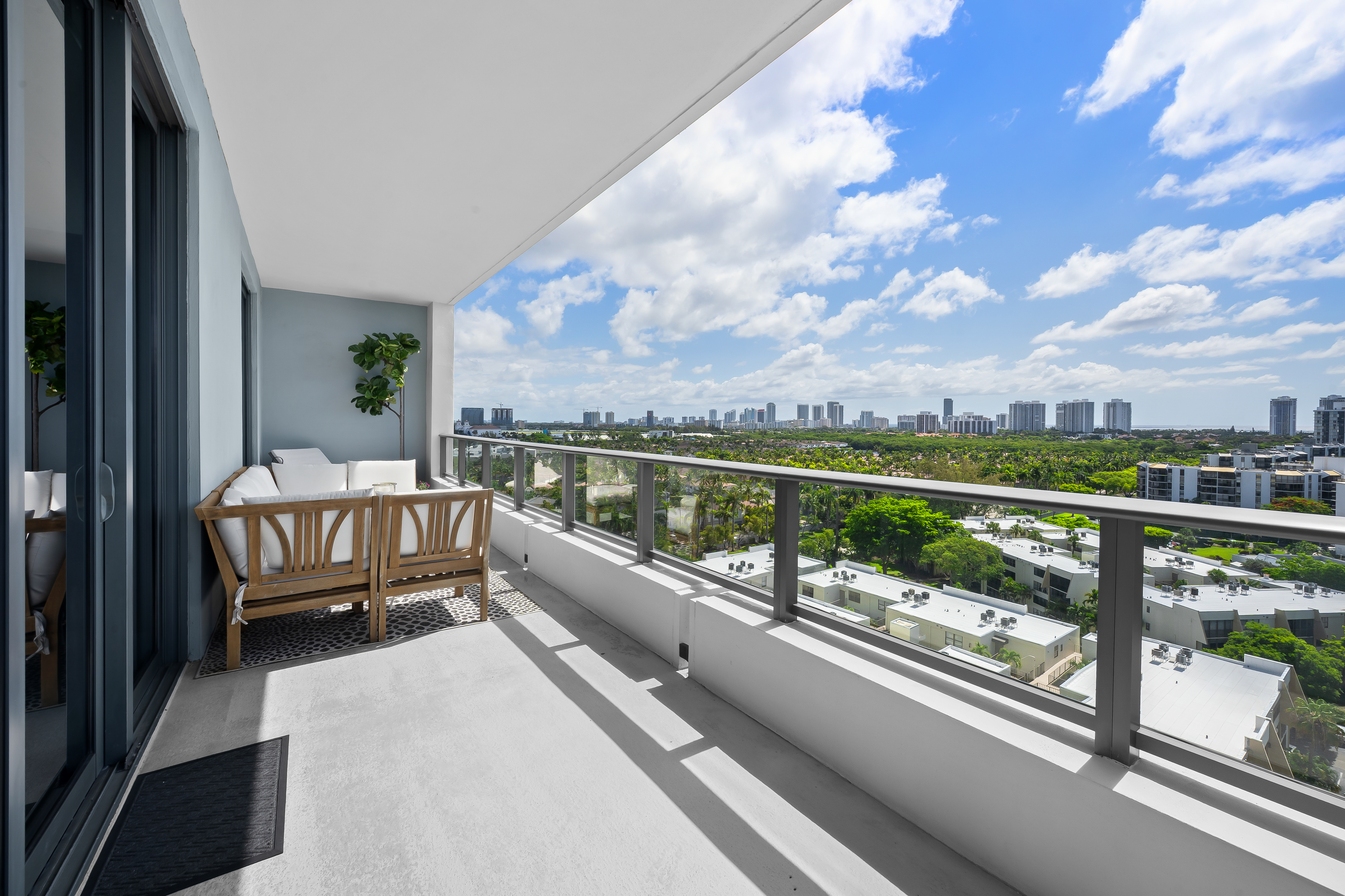  2960 NE 207th St, Aventura, FL, 33180 - 物件實景