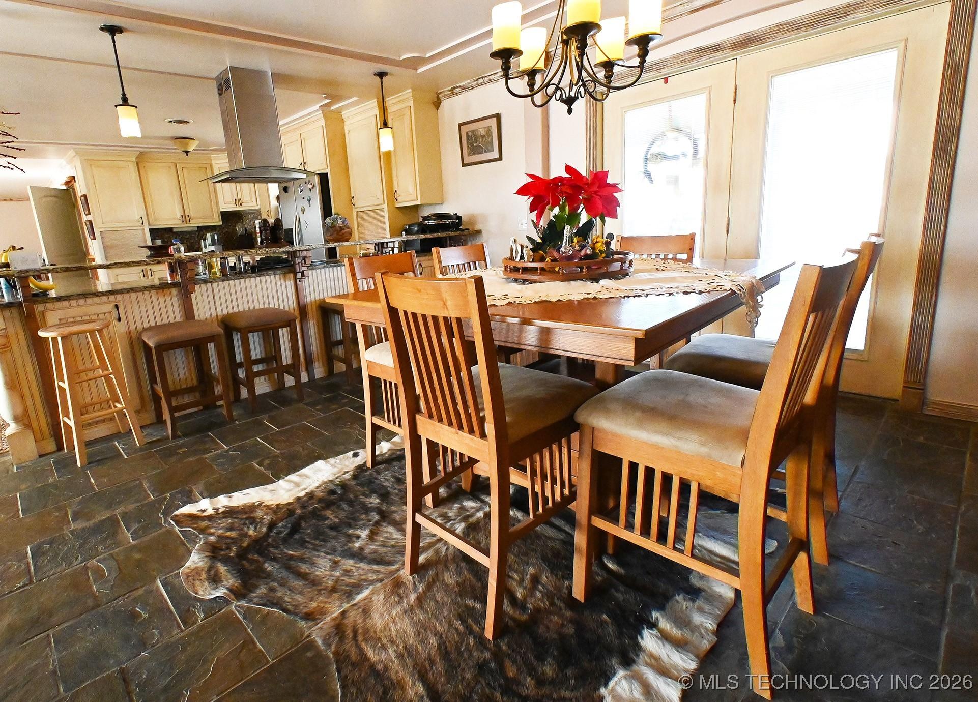 Sallisaw, Oklahoma, 74955, United States, 6 Bedrooms Bedrooms, ,4 BathroomsBathrooms,Residential,For Sale,2009244