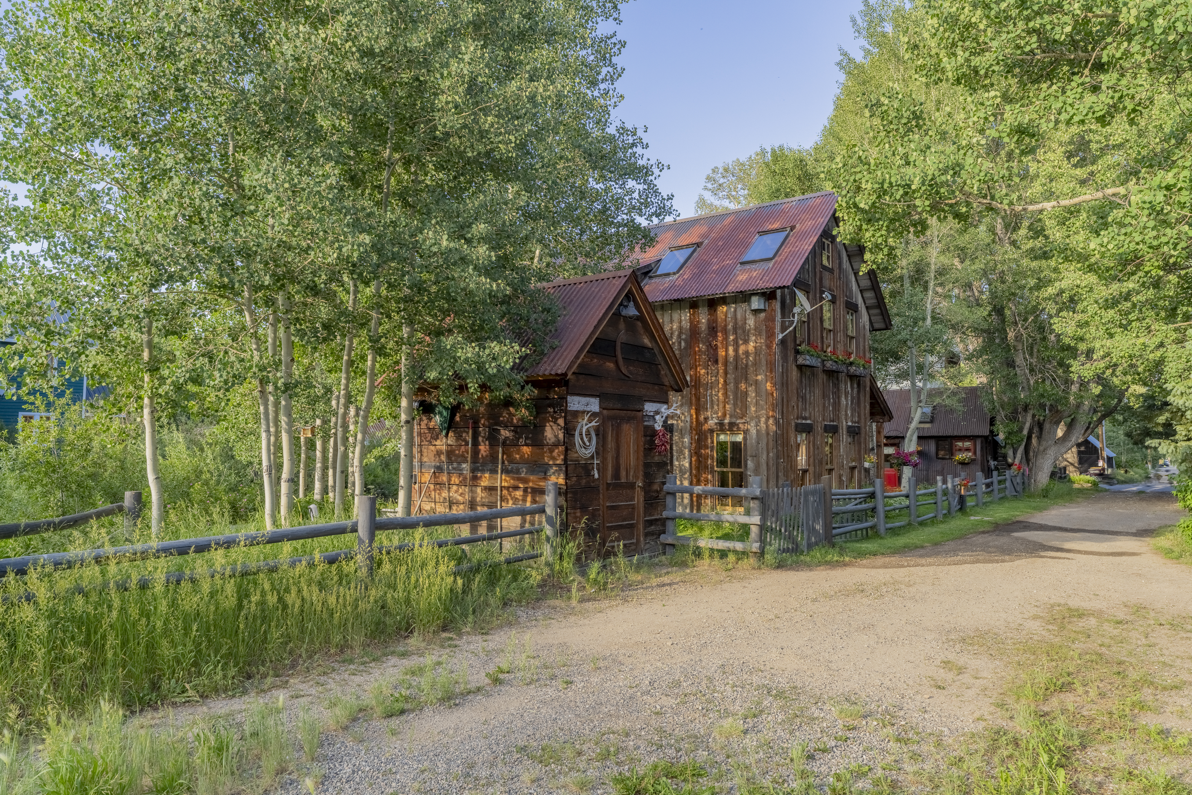  BEAR ALLEY - Unwrap The Fairytale - A Once-In-A-Lifetime Creekside Compound - 物件實景