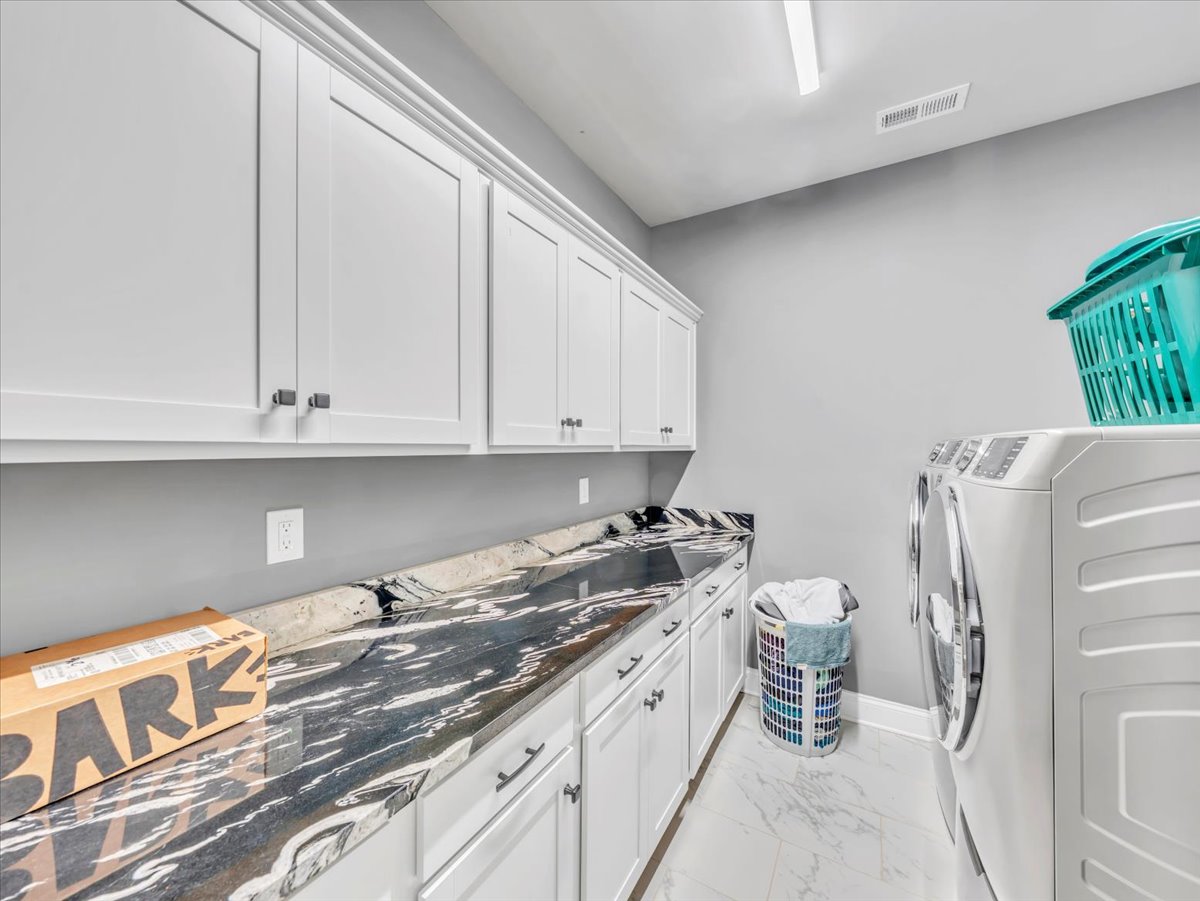 Athens, Alabama, 35613, United States, 3 Bedrooms Bedrooms, ,3 BathroomsBathrooms,Residential,For Sale,1995423