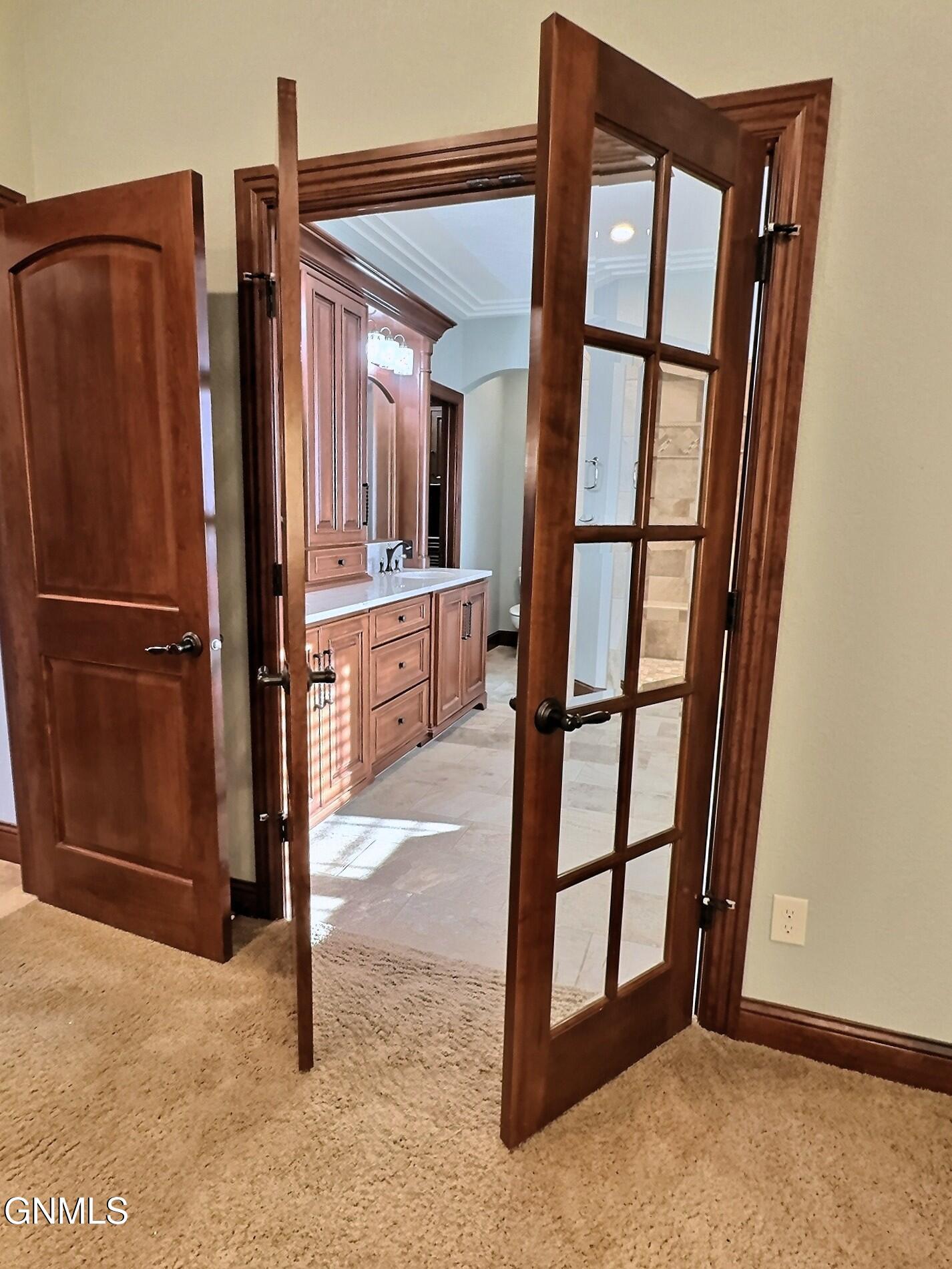 Bismarck, North Dakota, 58501, United States, 4 Bedrooms Bedrooms, ,4 BathroomsBathrooms,Residential,For Sale,2038873