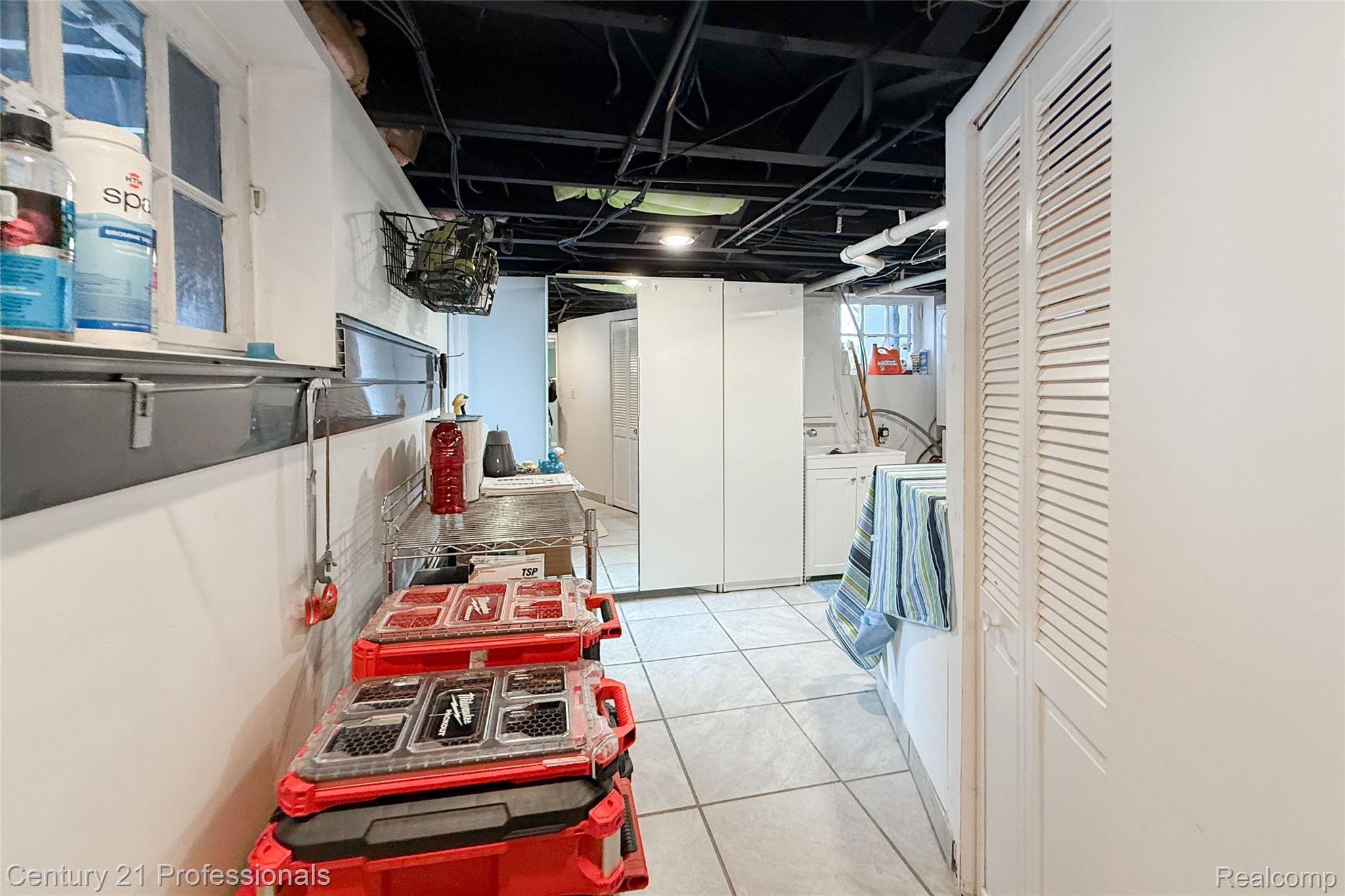 LakeOrion, Michigan, 48362, United States, 2 Bedrooms Bedrooms, ,2 BathroomsBathrooms,Residential,For Sale,2005398