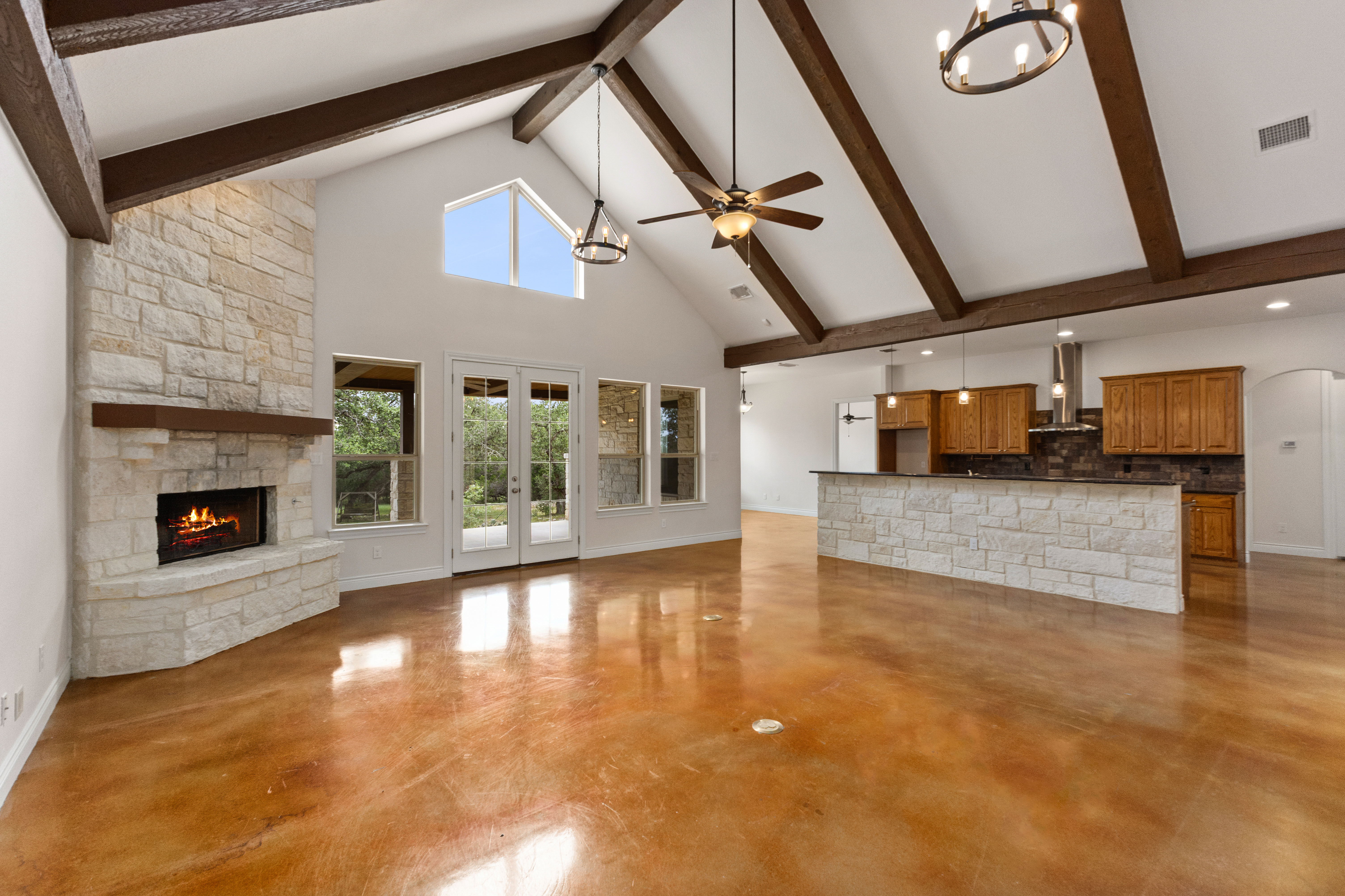  One Story Bulverde Home with Workshop on 6.5 Acres - 物件實景