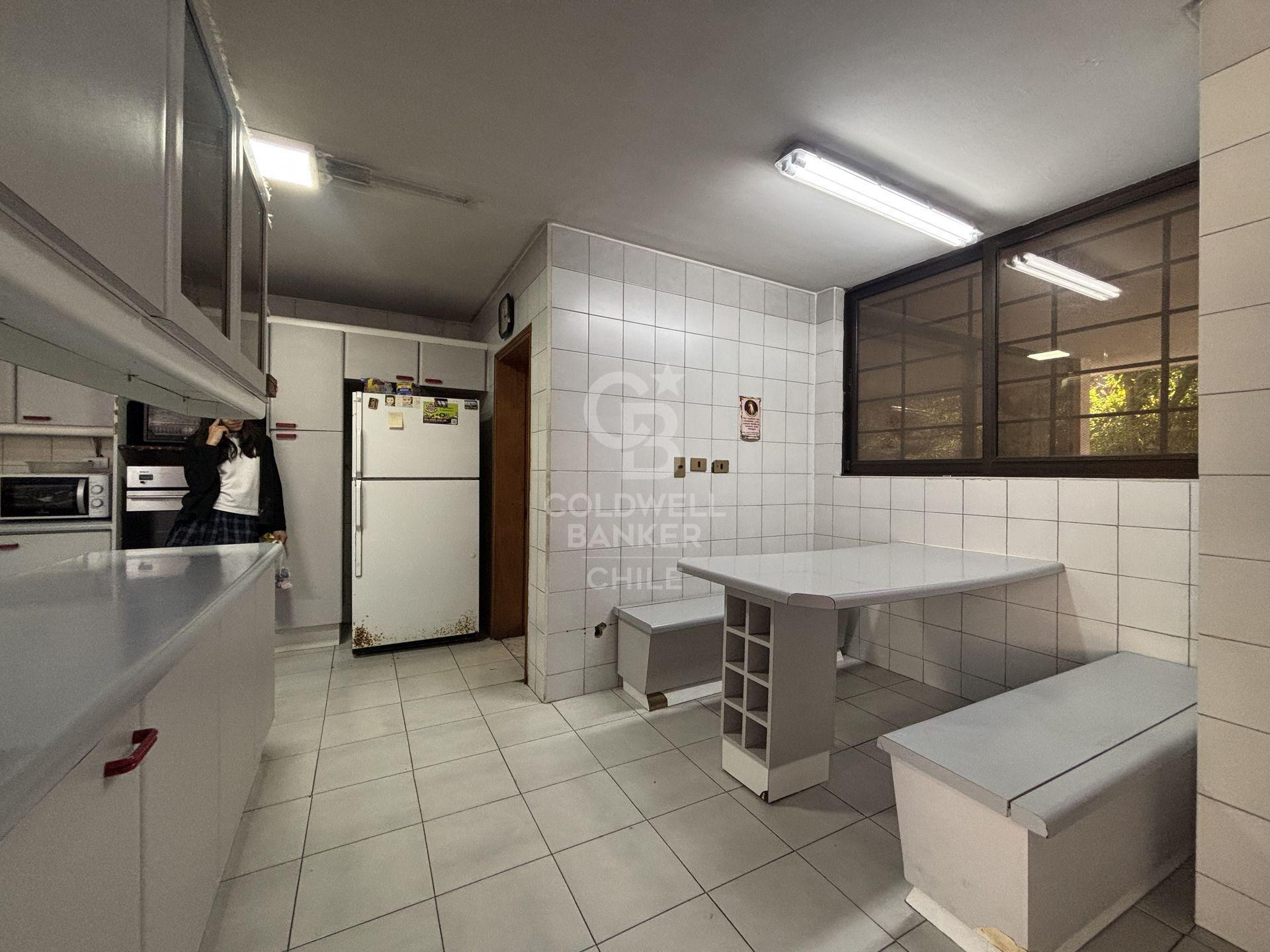 Las Condes, Chile, 4 Bedrooms Bedrooms, ,3 BathroomsBathrooms,Residential,For Sale,1972630