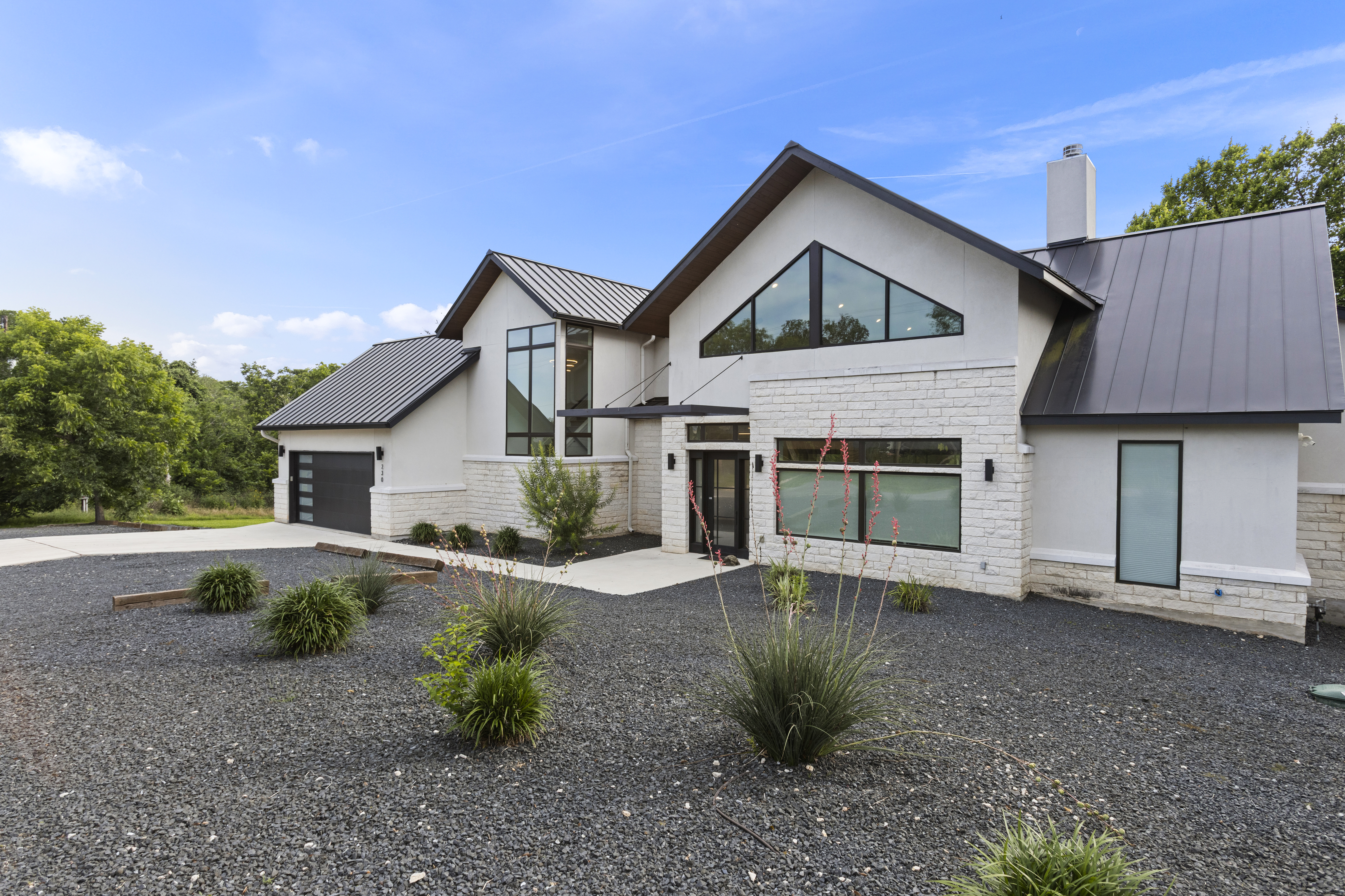  Lakefront Luxury Designed to Perform - 物件實景